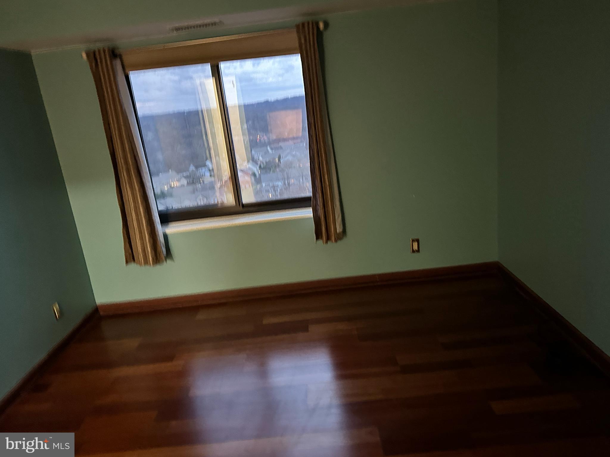 WATERGATE AT LANDMARK - Residential