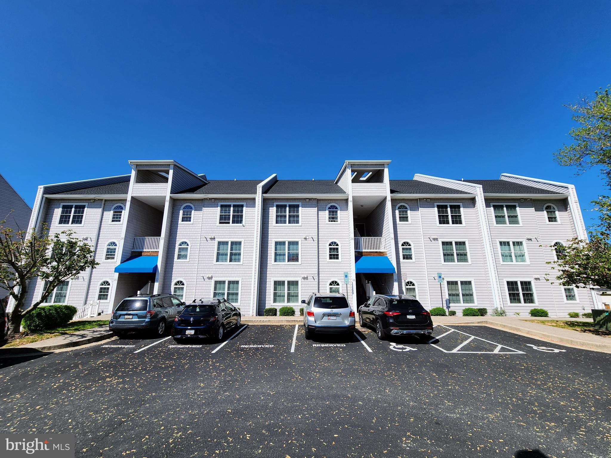 24 MCMULLENS WHARF 2C