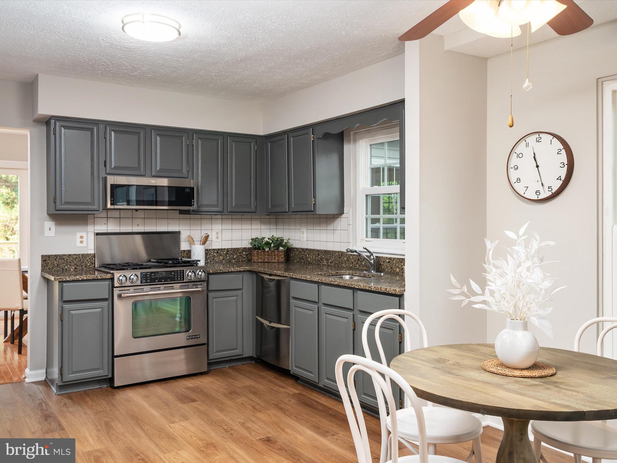 MOUNT AUGUSTINE - Residential