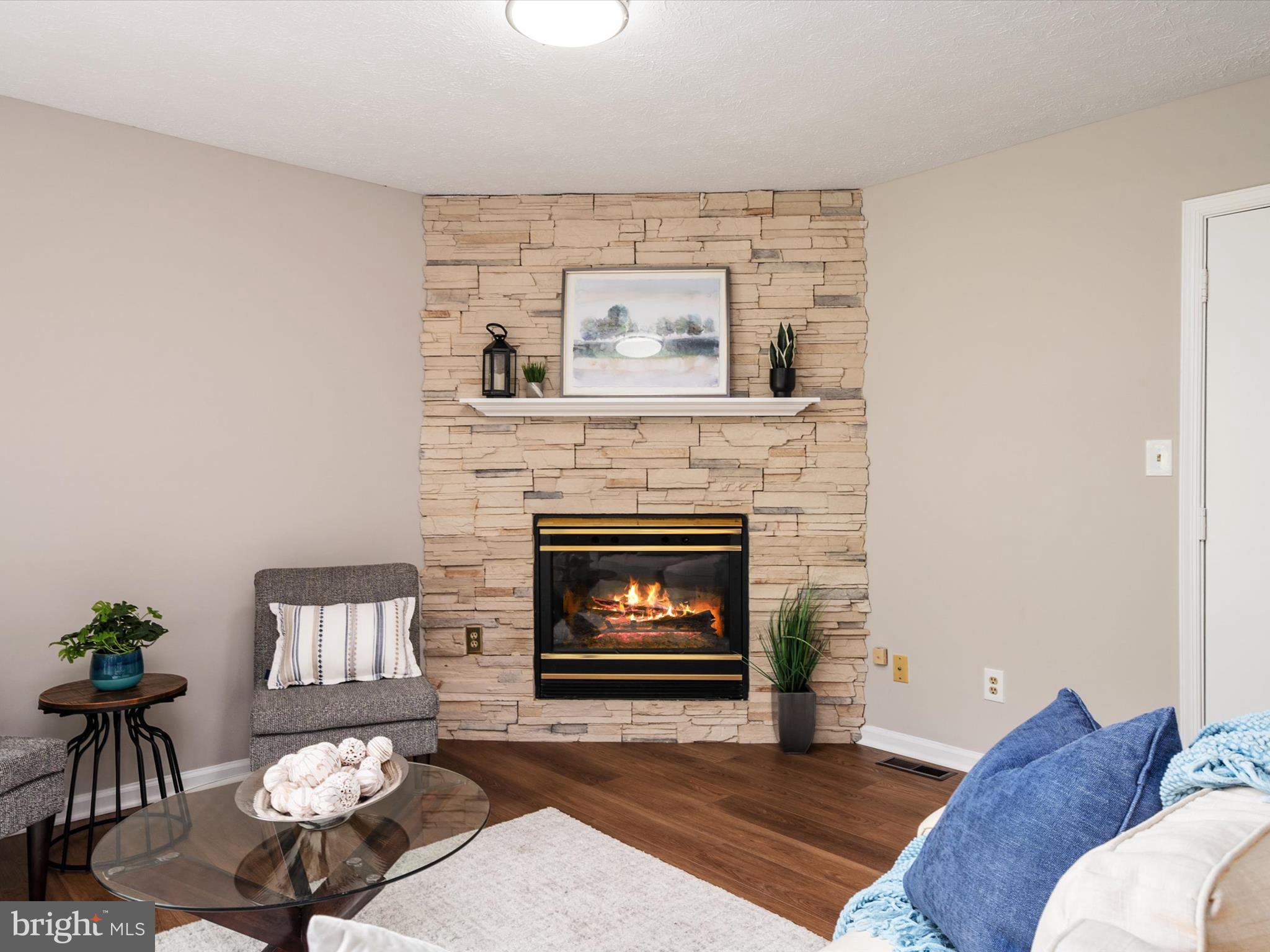 MOUNT AUGUSTINE - Residential