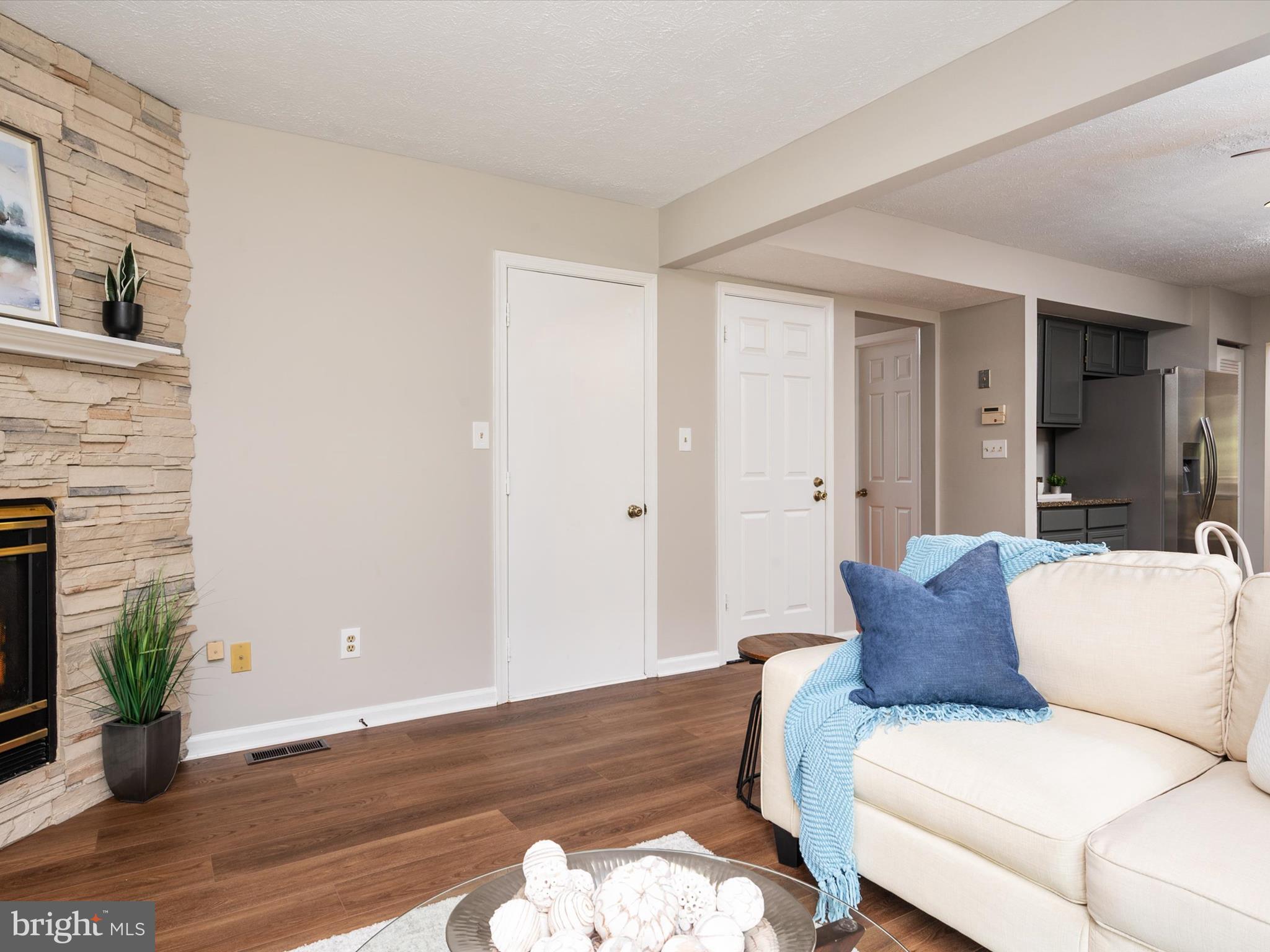 MOUNT AUGUSTINE - Residential