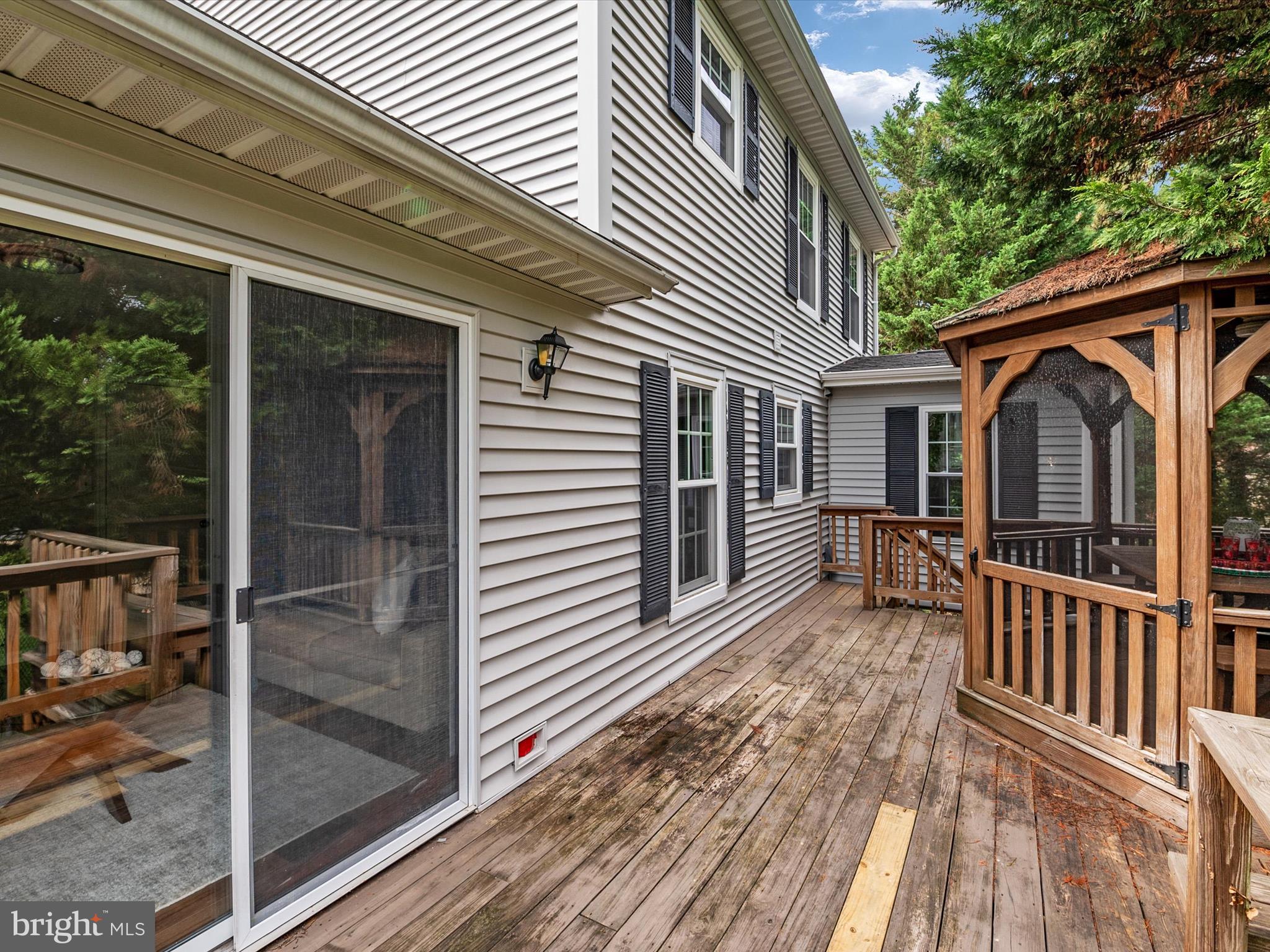 MOUNT AUGUSTINE - Residential