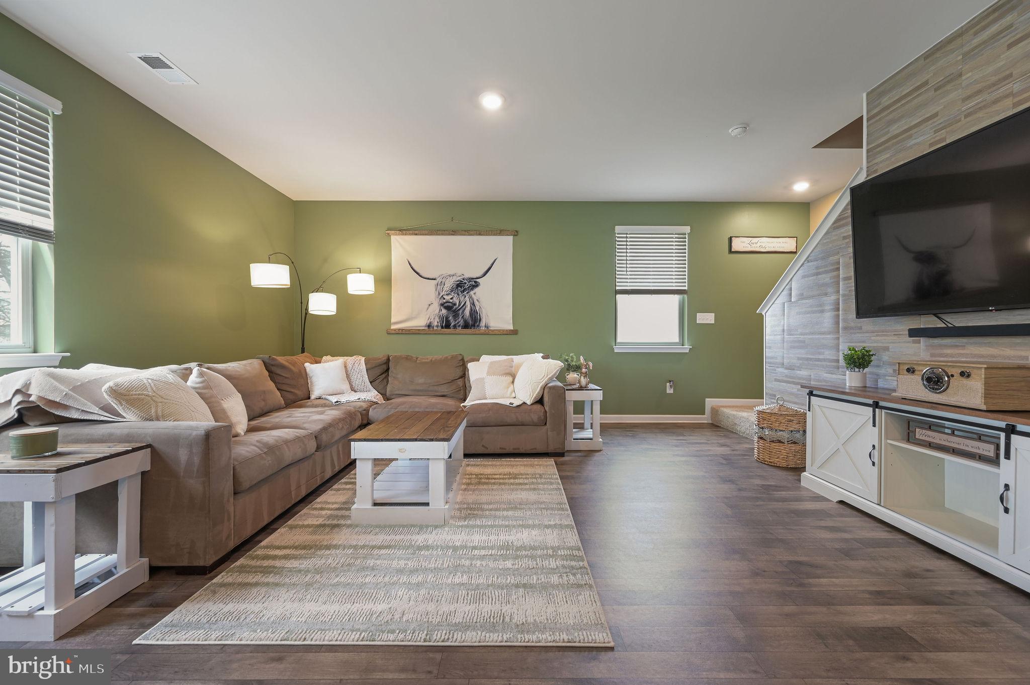 TIDBURY CROSSING - Residential