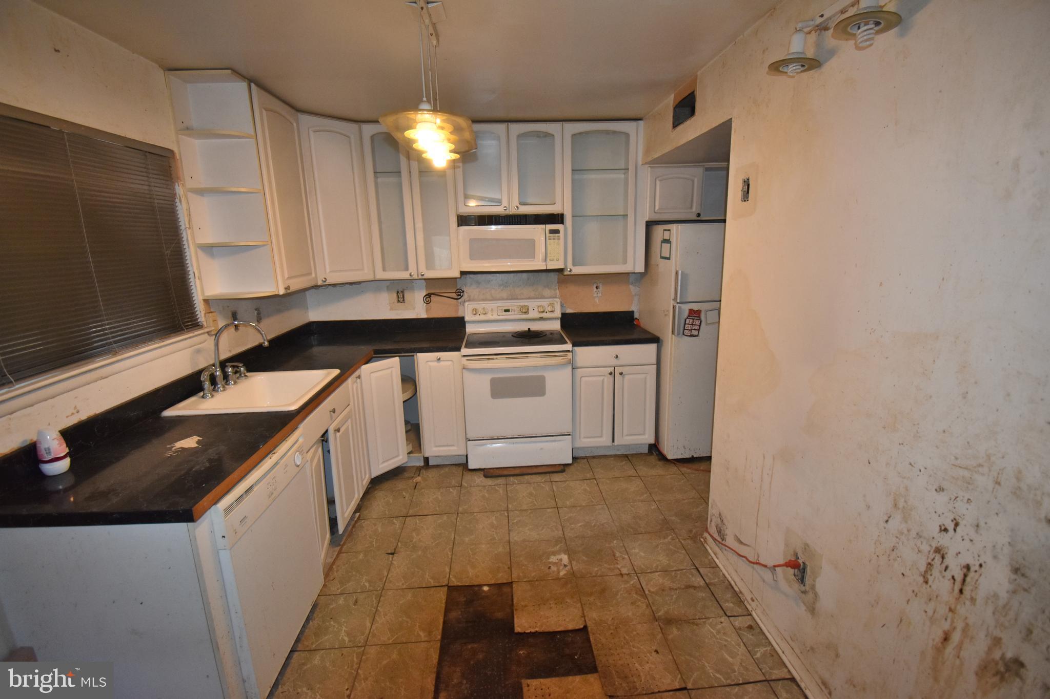 RAMBLING HILLS - Residential