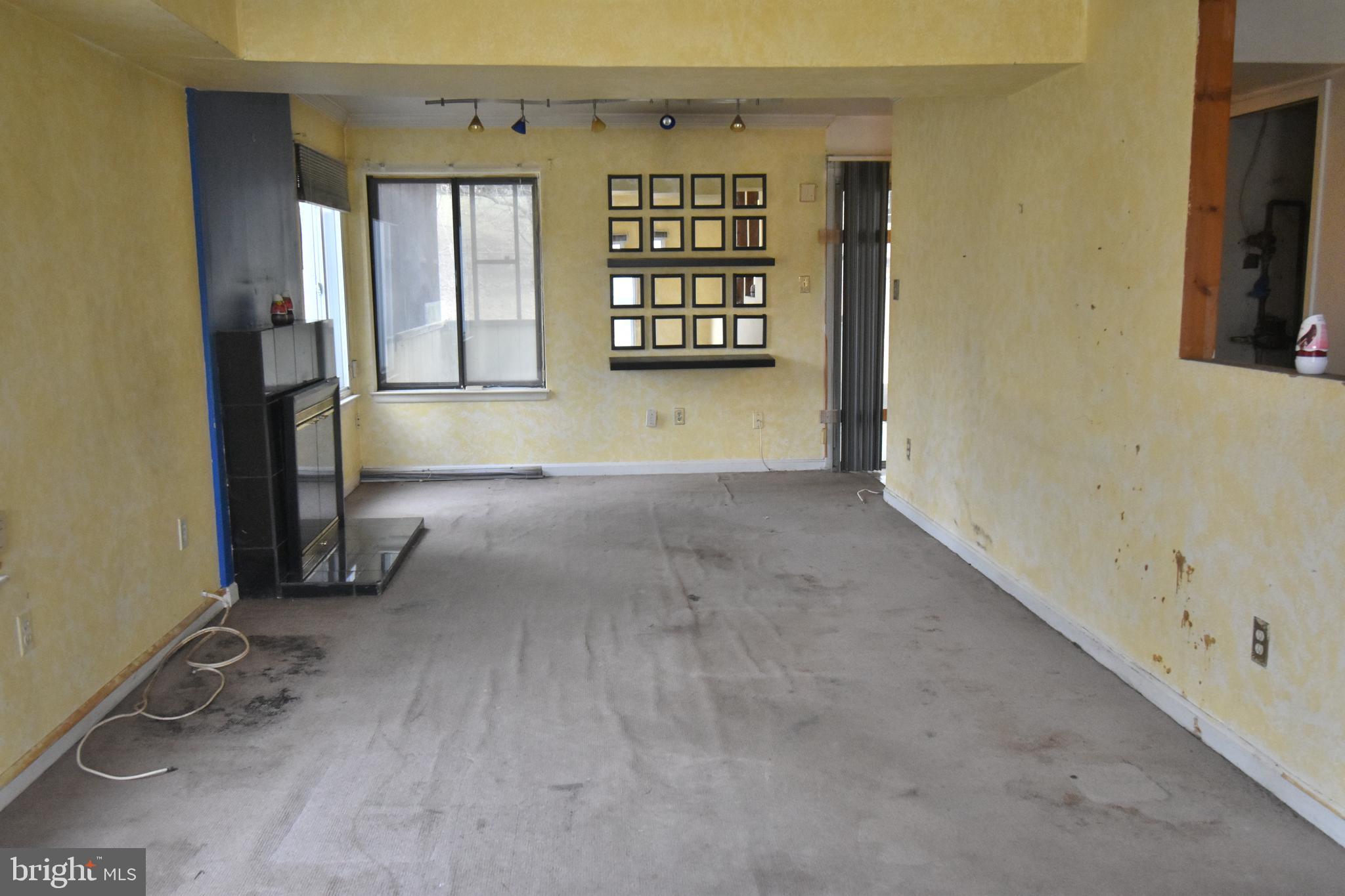 RAMBLING HILLS - Residential