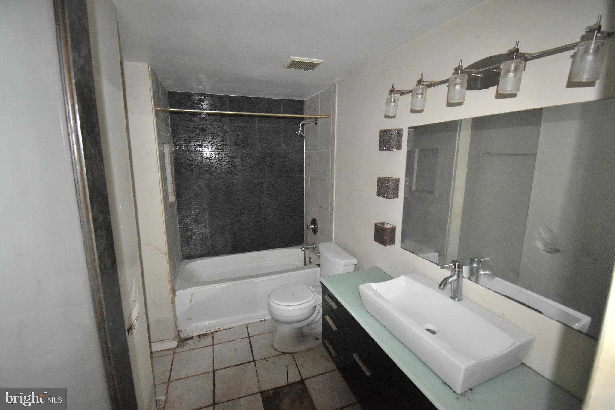 RAMBLING HILLS - Residential