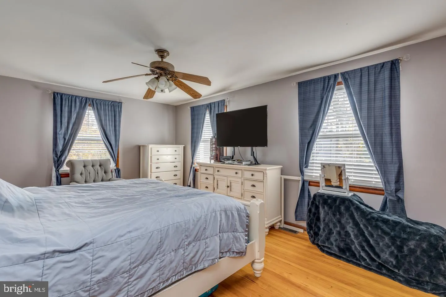 Edgewater Park, New Jersey 08010, United States, 4 Bedrooms Bedrooms, ,3 BathroomsBathrooms,Residential,Active,241179