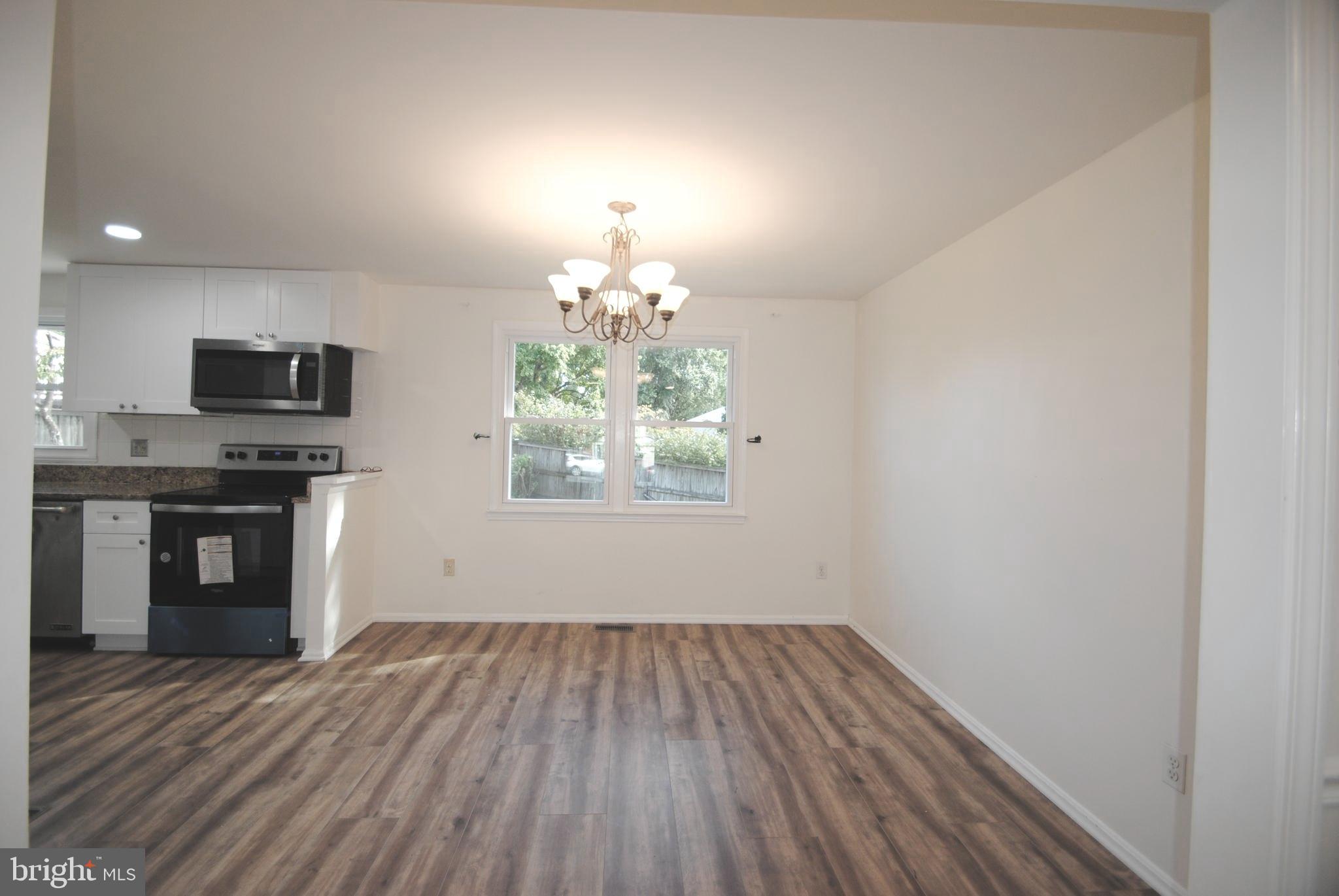 FOX MILL ESTATES - Residential