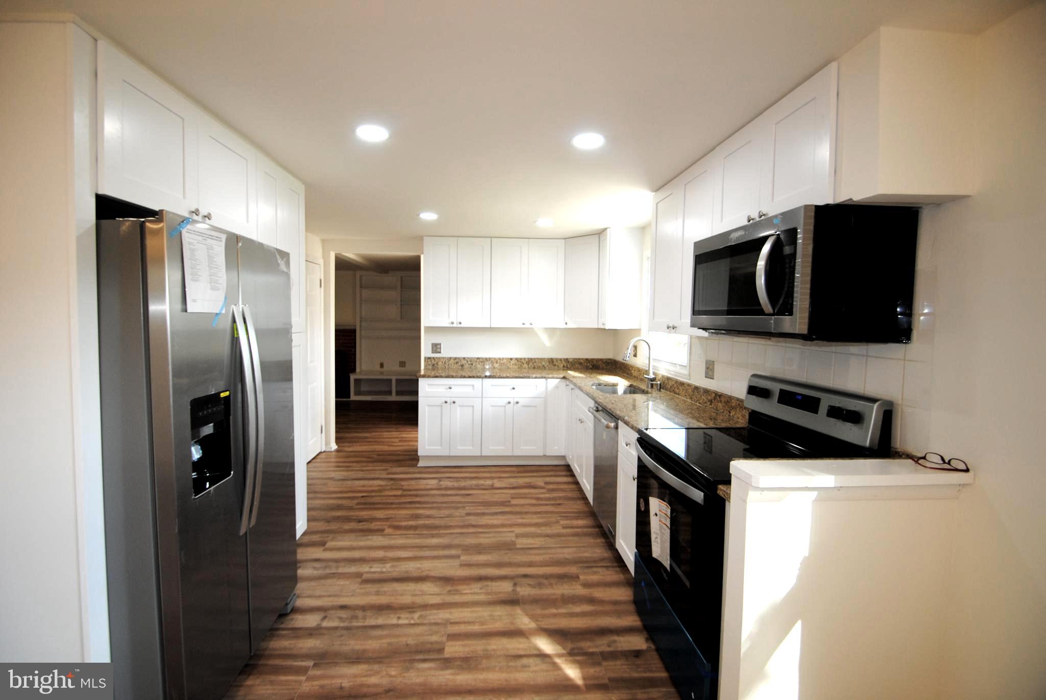 FOX MILL ESTATES - Residential