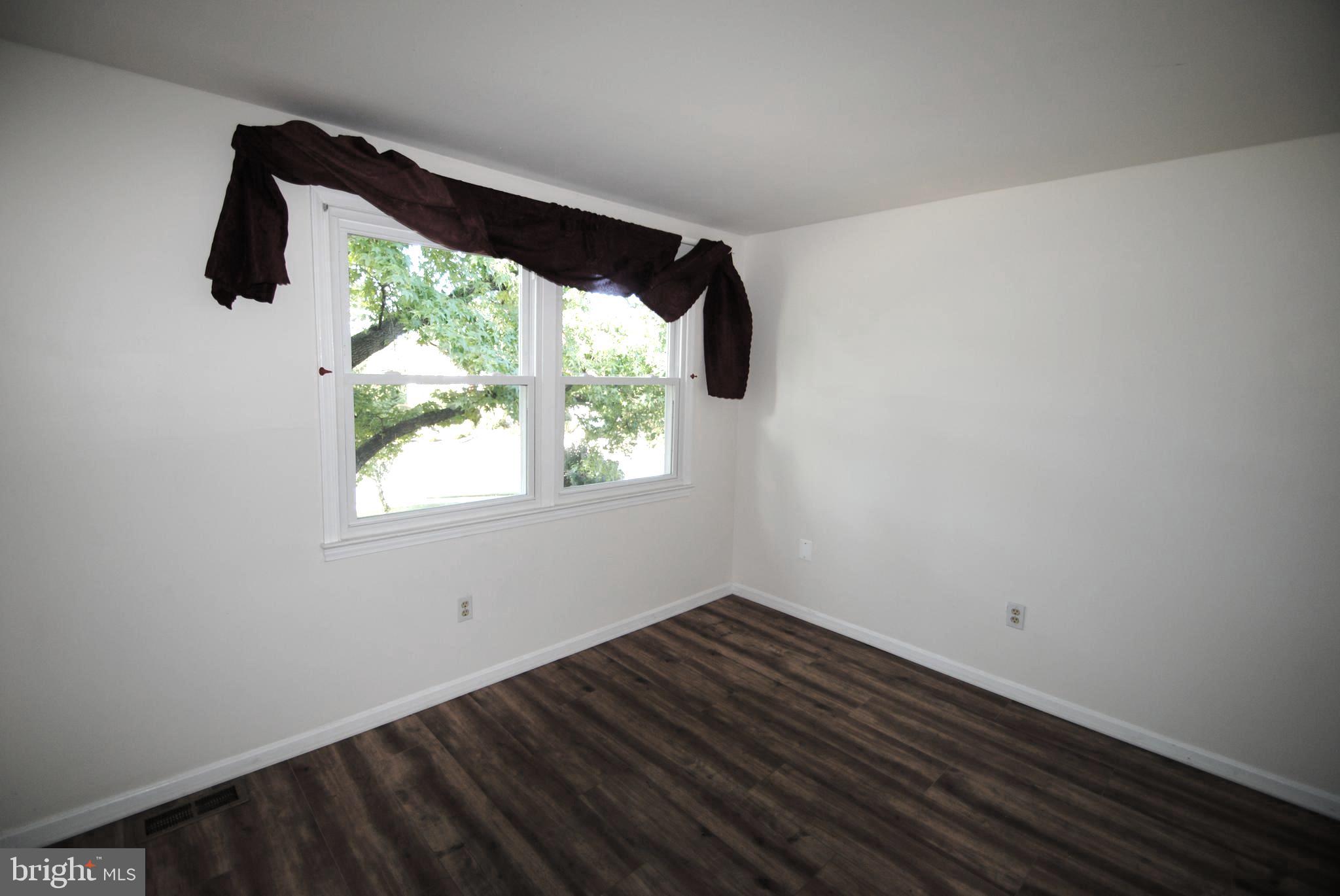 FOX MILL ESTATES - Residential