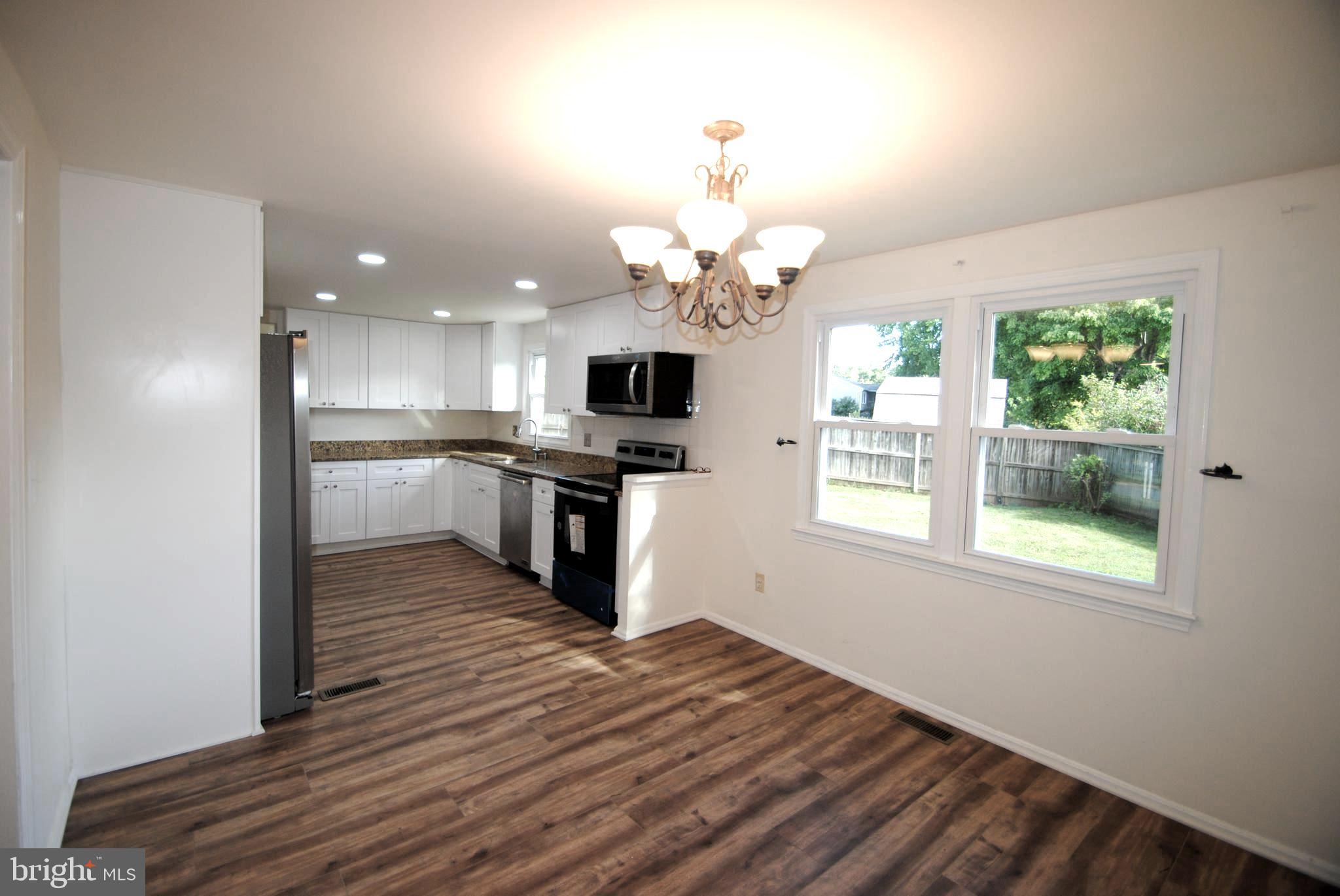 FOX MILL ESTATES - Residential