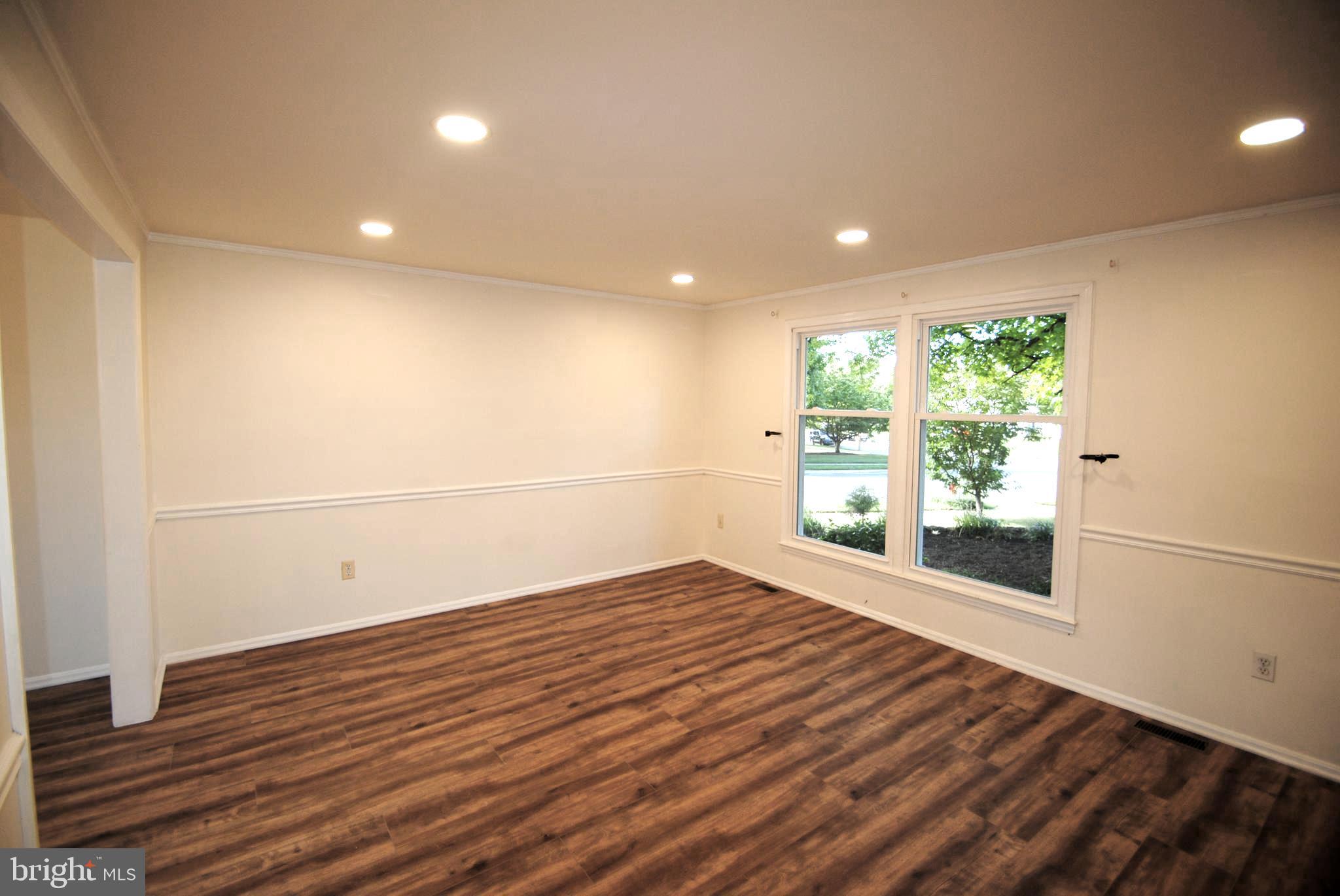 FOX MILL ESTATES - Residential