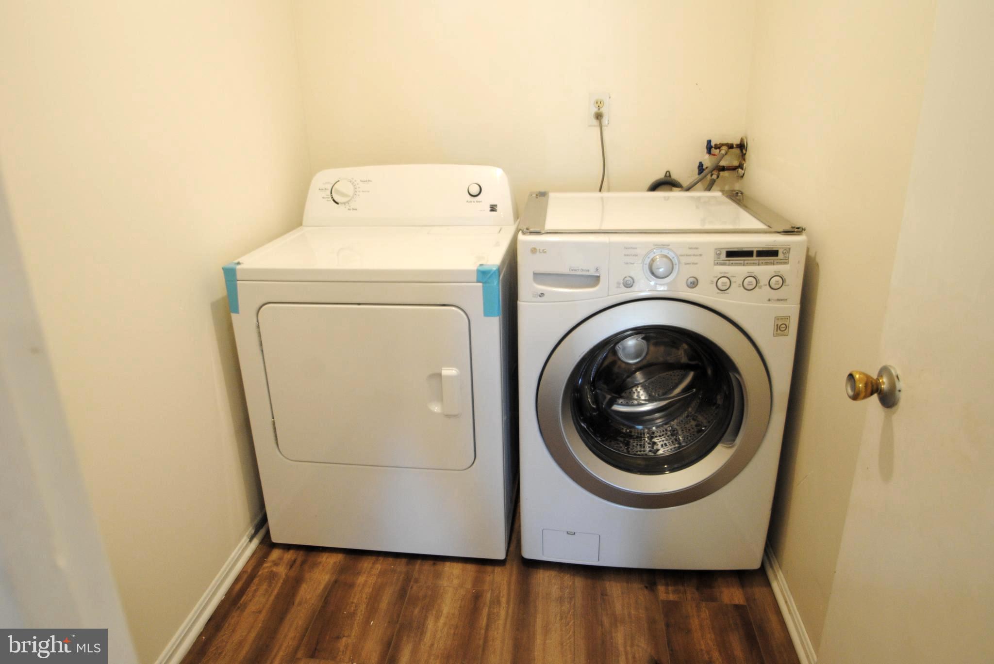 FOX MILL ESTATES - Residential