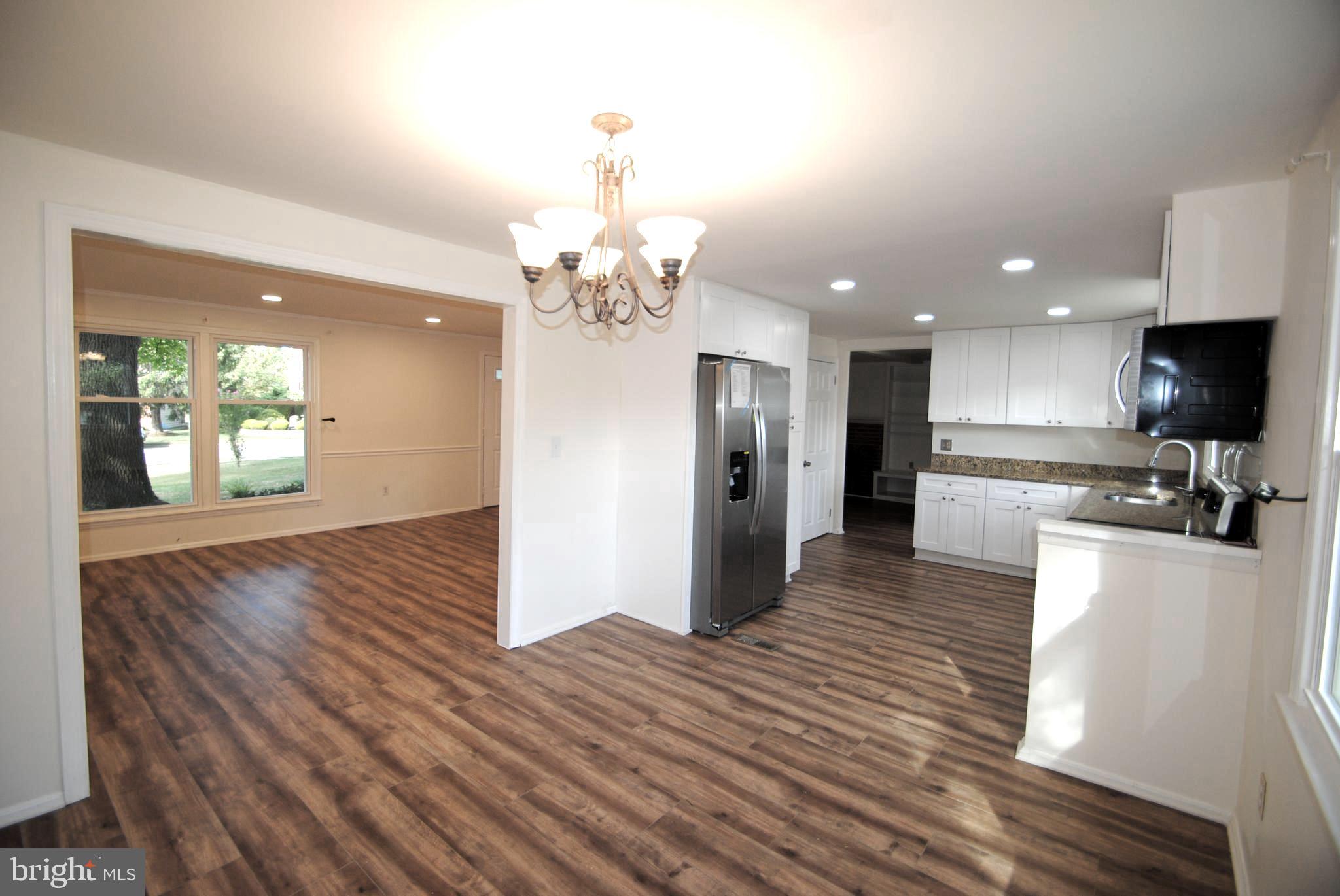 FOX MILL ESTATES - Residential