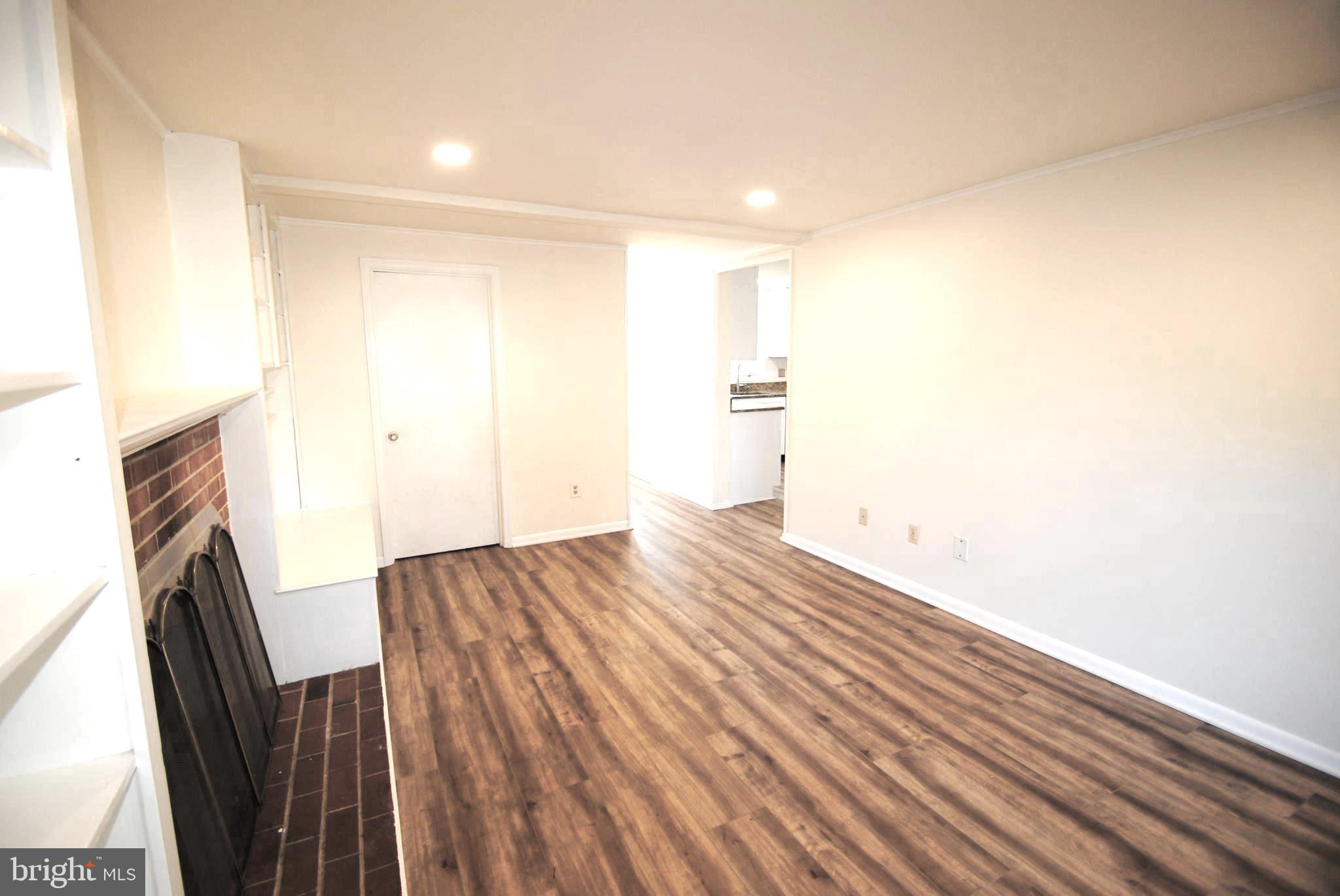 FOX MILL ESTATES - Residential