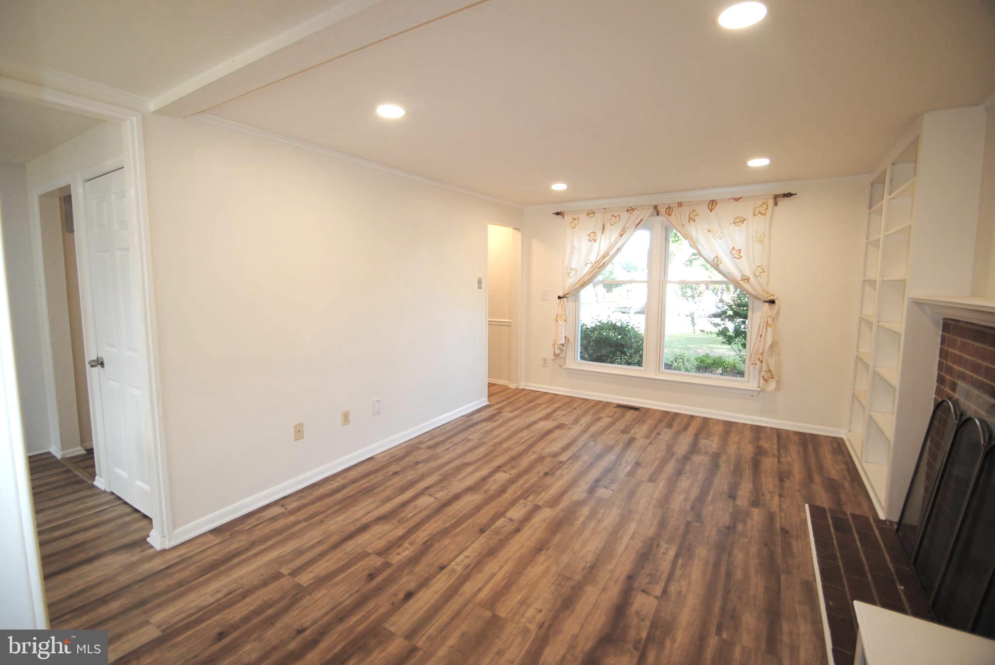 FOX MILL ESTATES - Residential