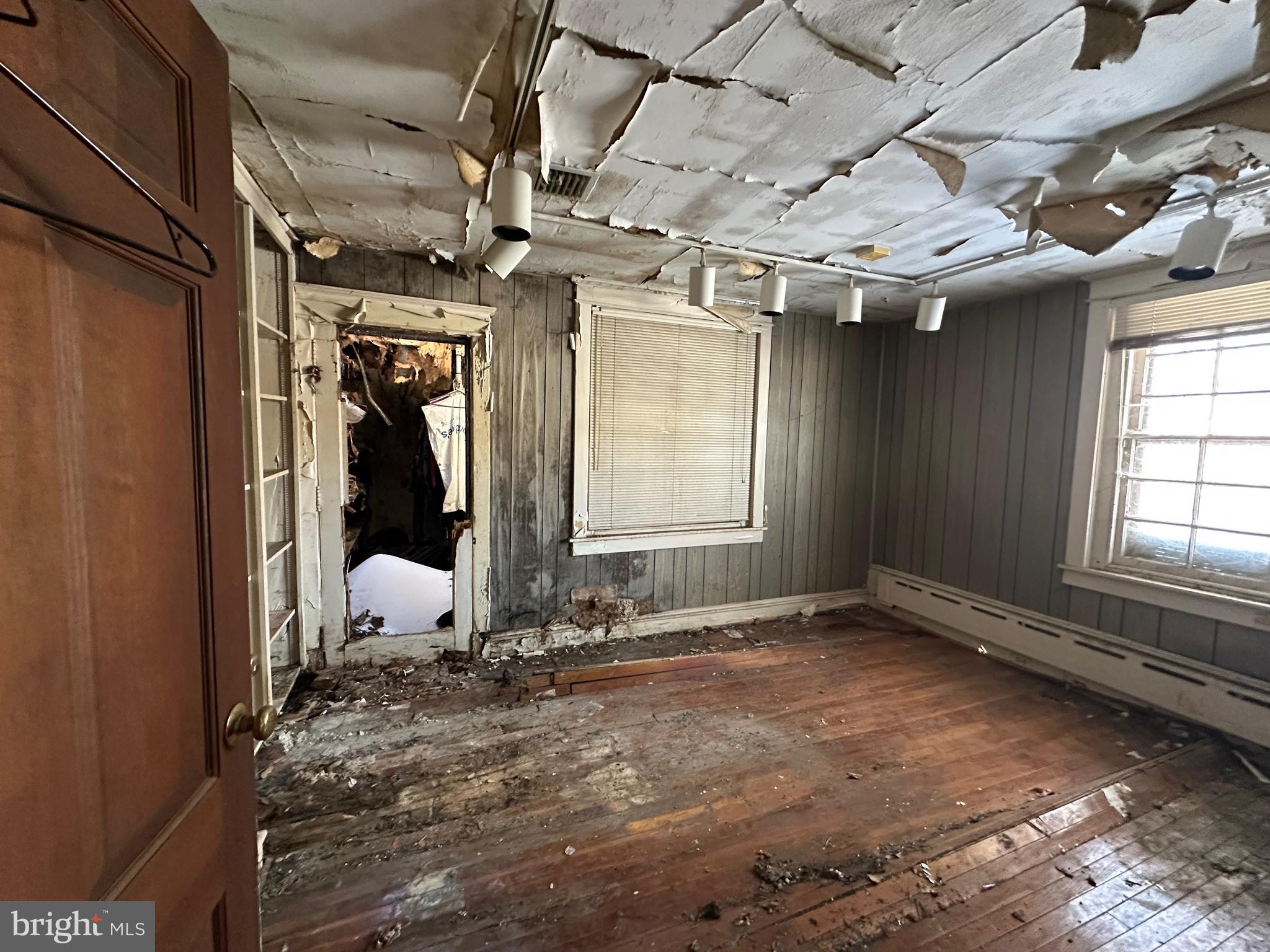 CURRAN TERRACE - Residential