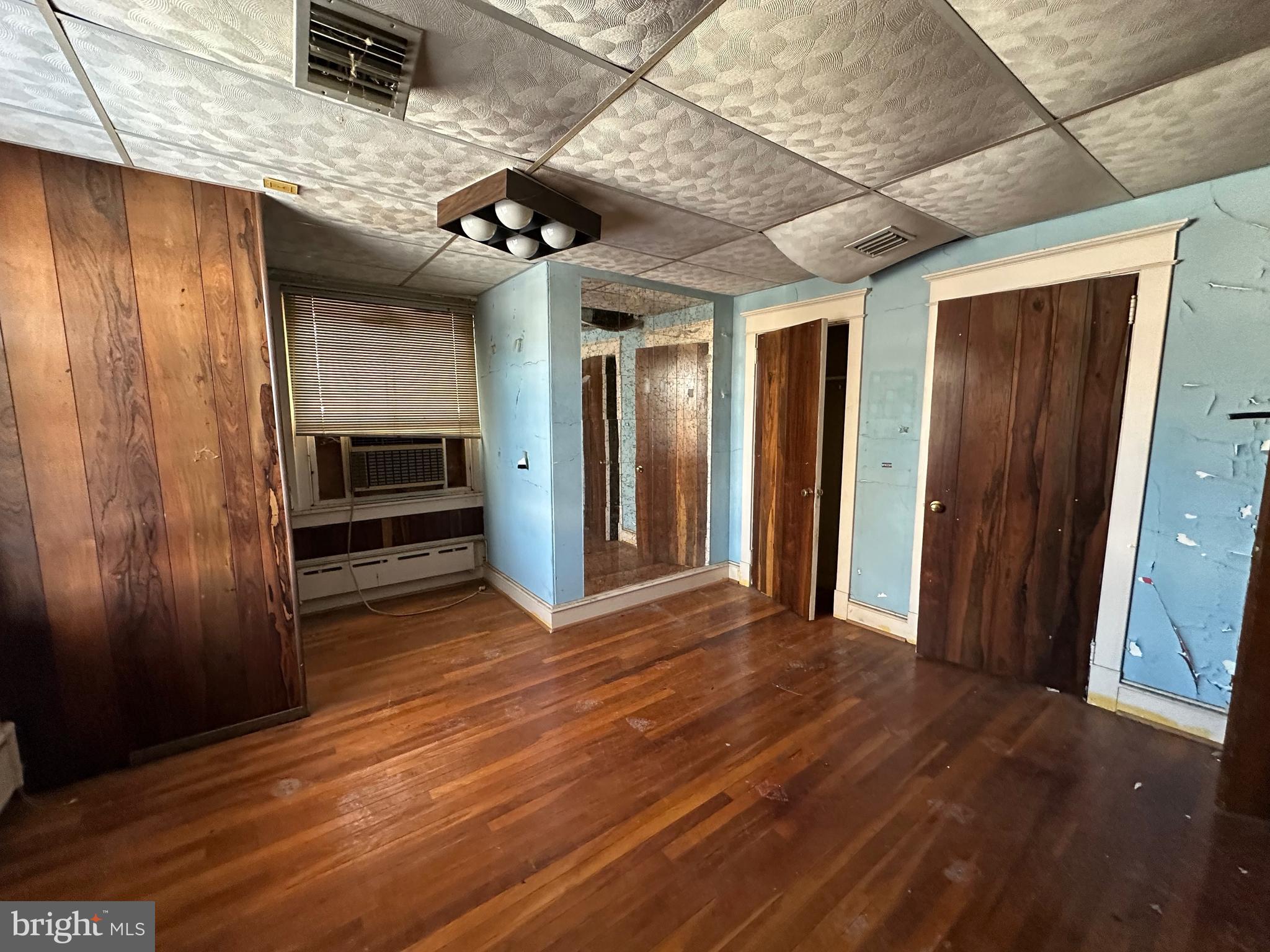 CURRAN TERRACE - Residential