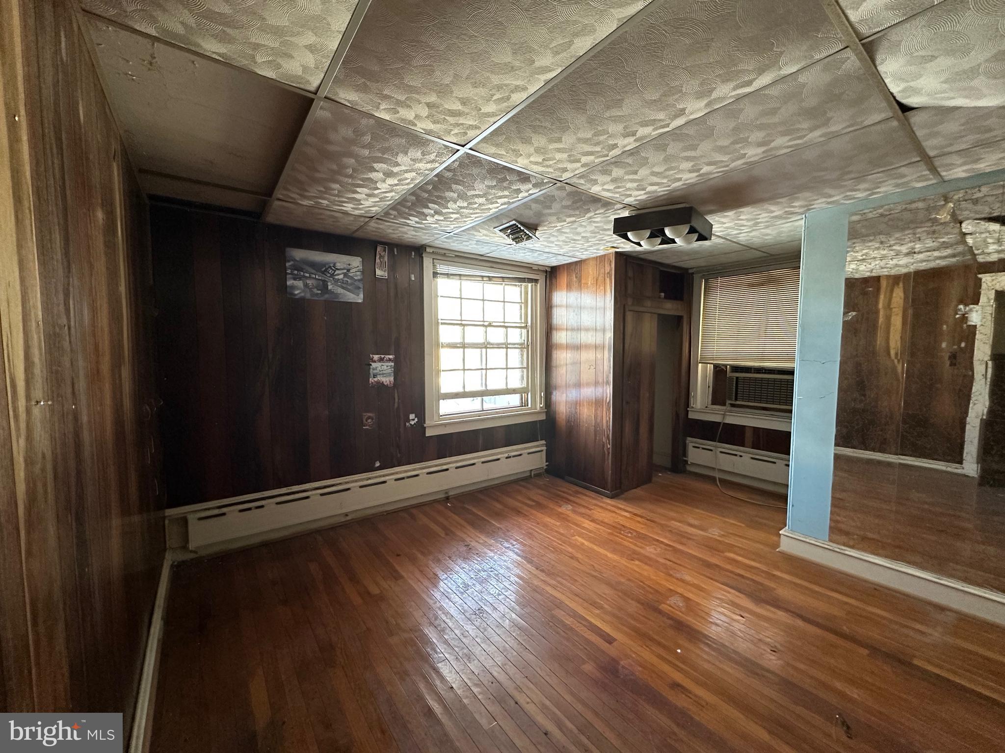 CURRAN TERRACE - Residential