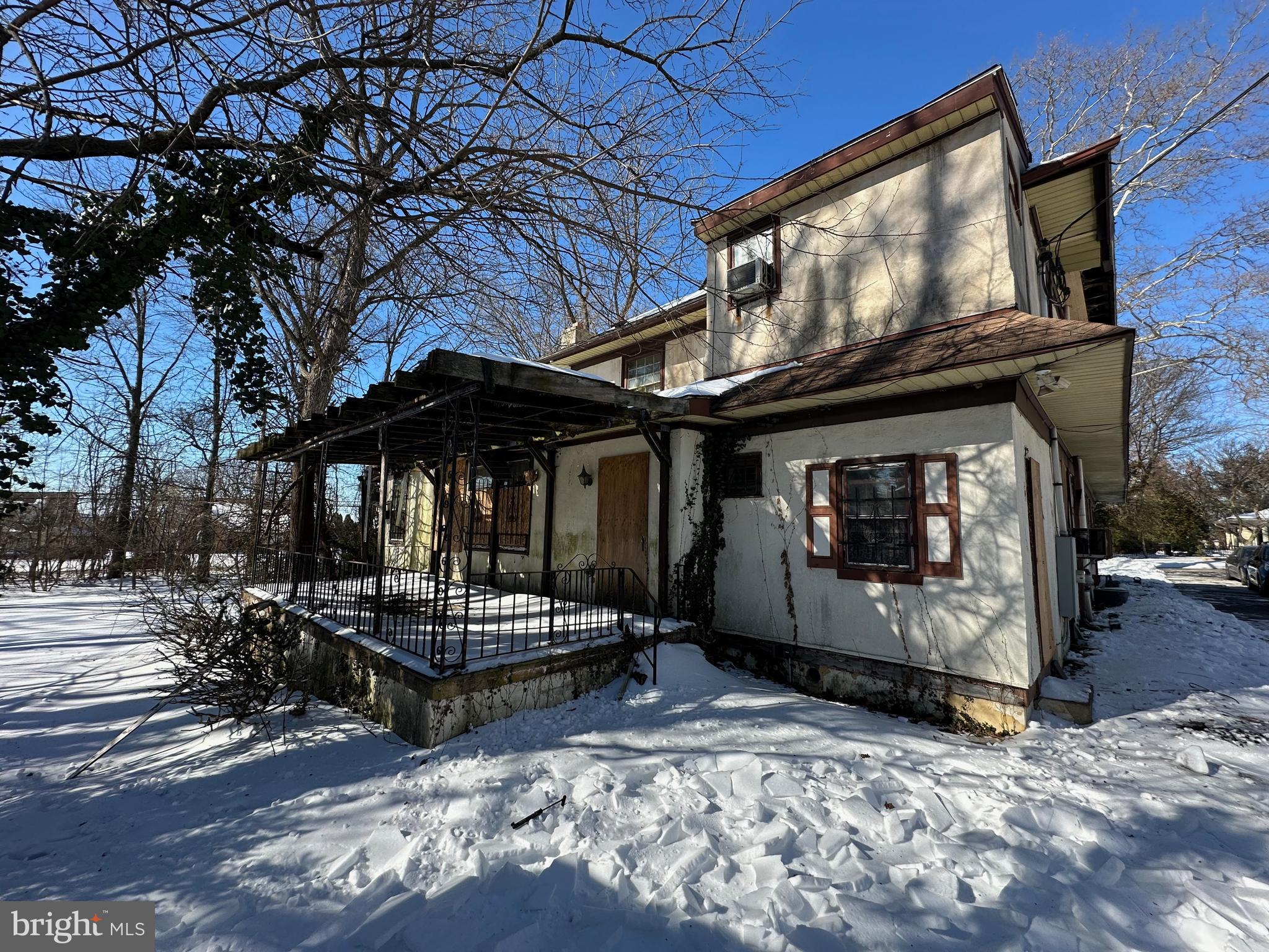 CURRAN TERRACE - Residential