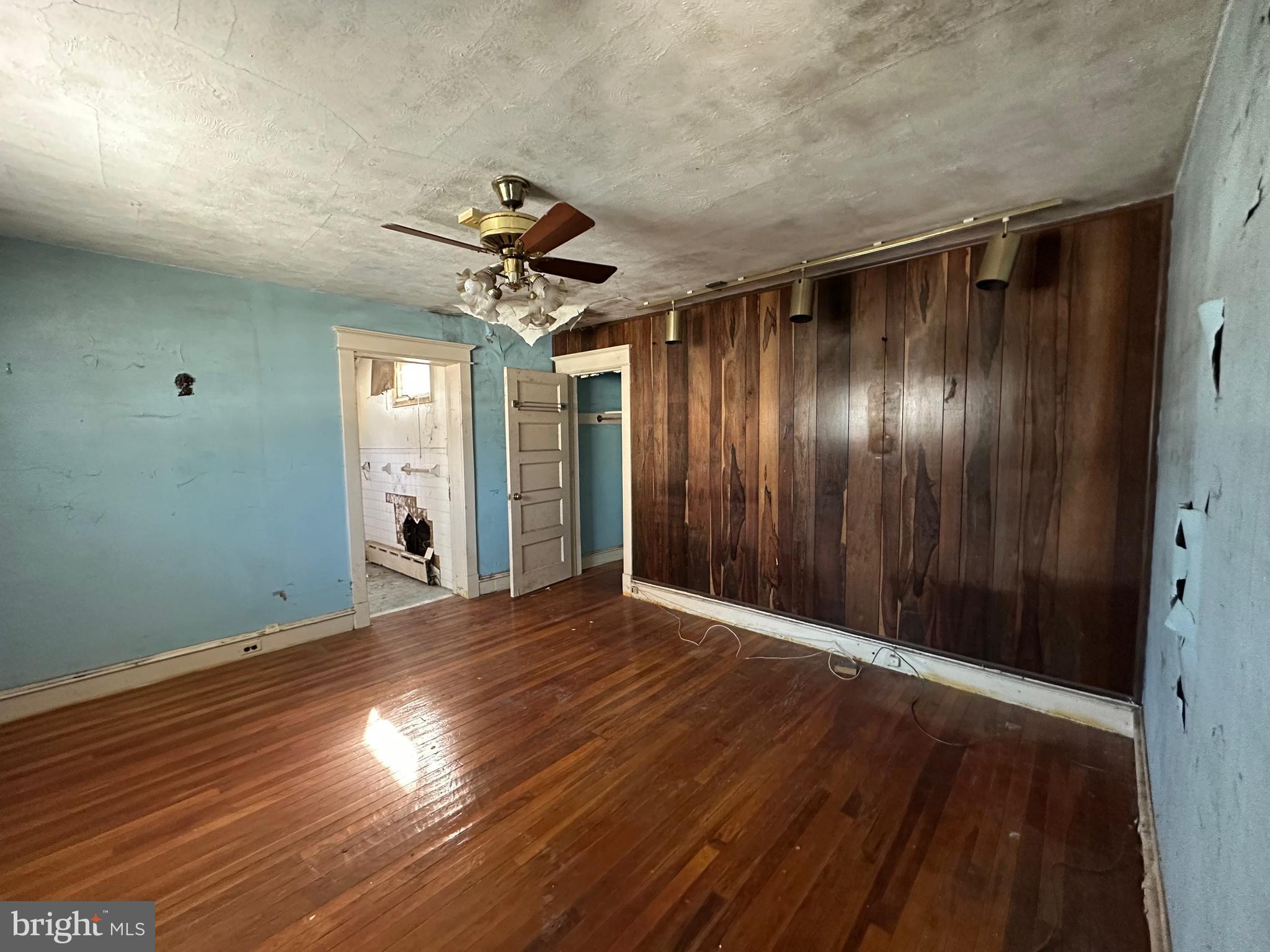 CURRAN TERRACE - Residential