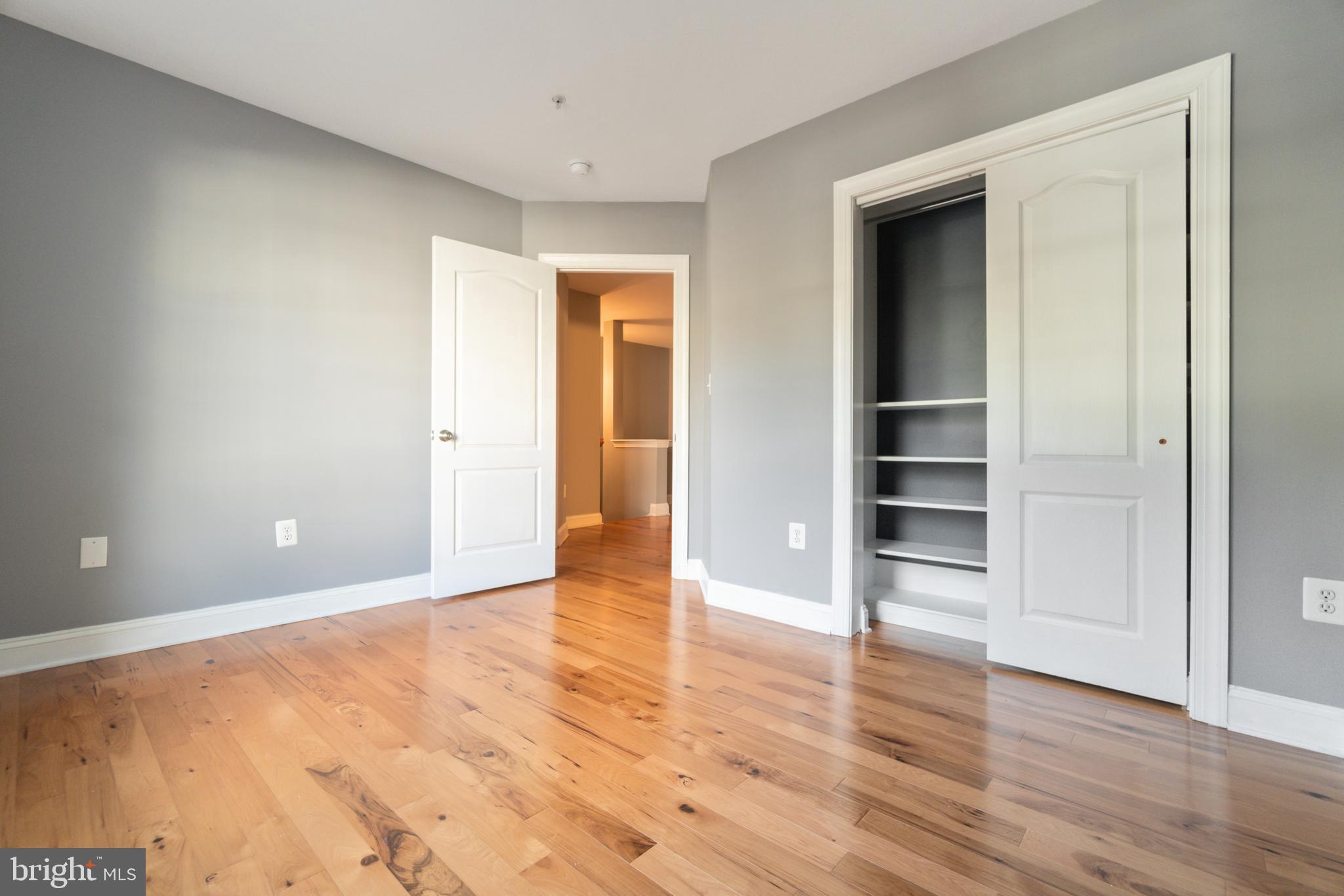 KENTLANDS - Residential