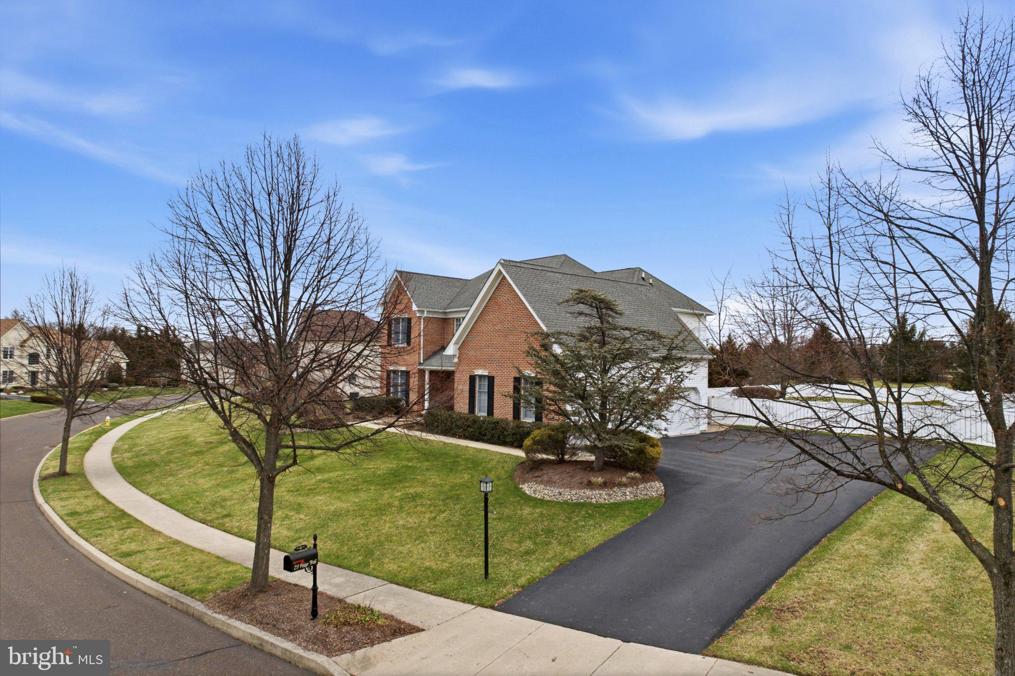 HILLTOWN CHASE - Residential