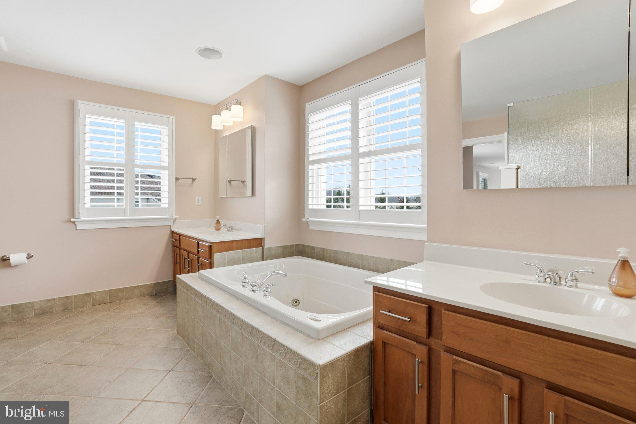 HILLTOWN CHASE - Residential