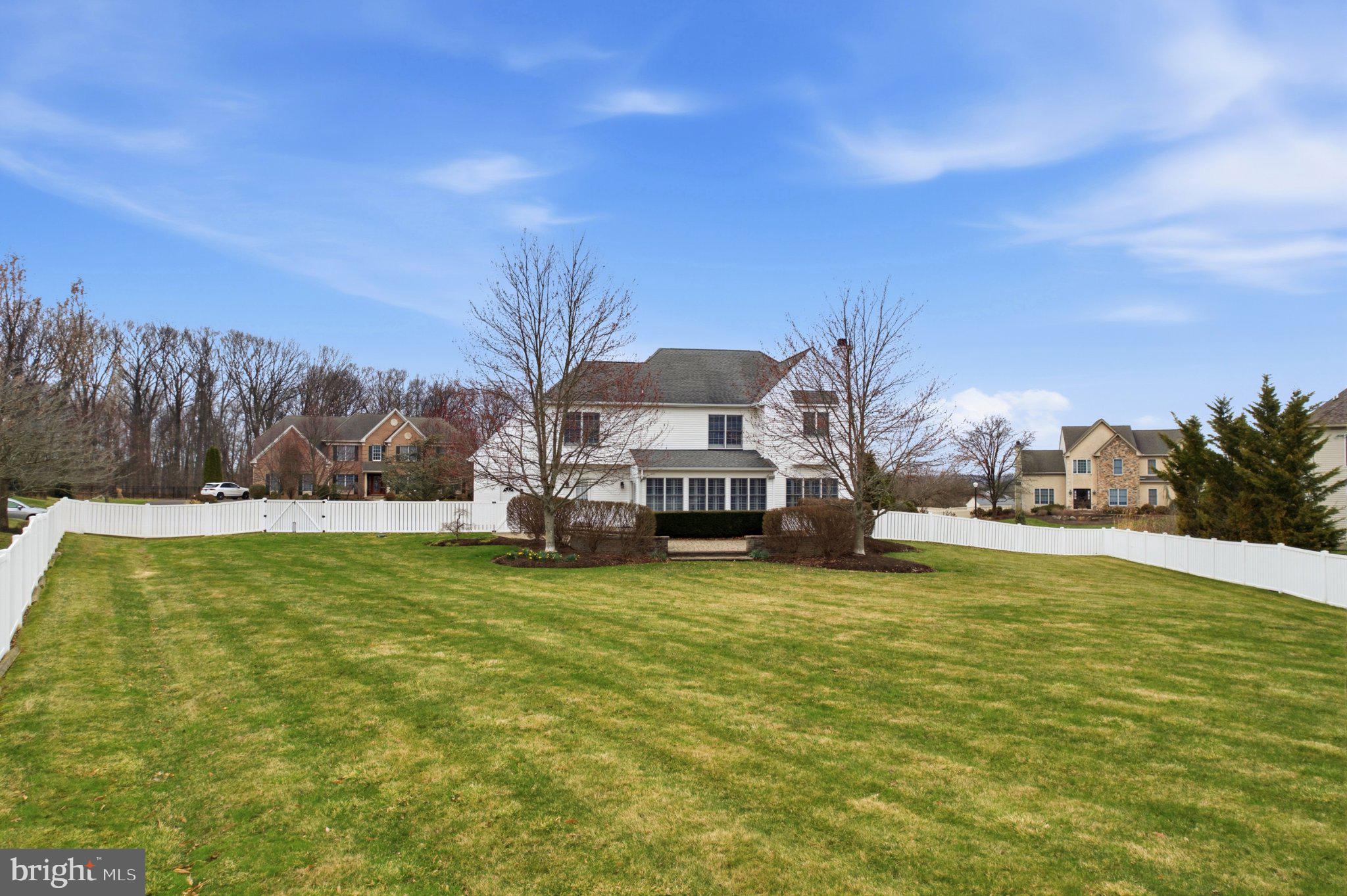 HILLTOWN CHASE - Residential