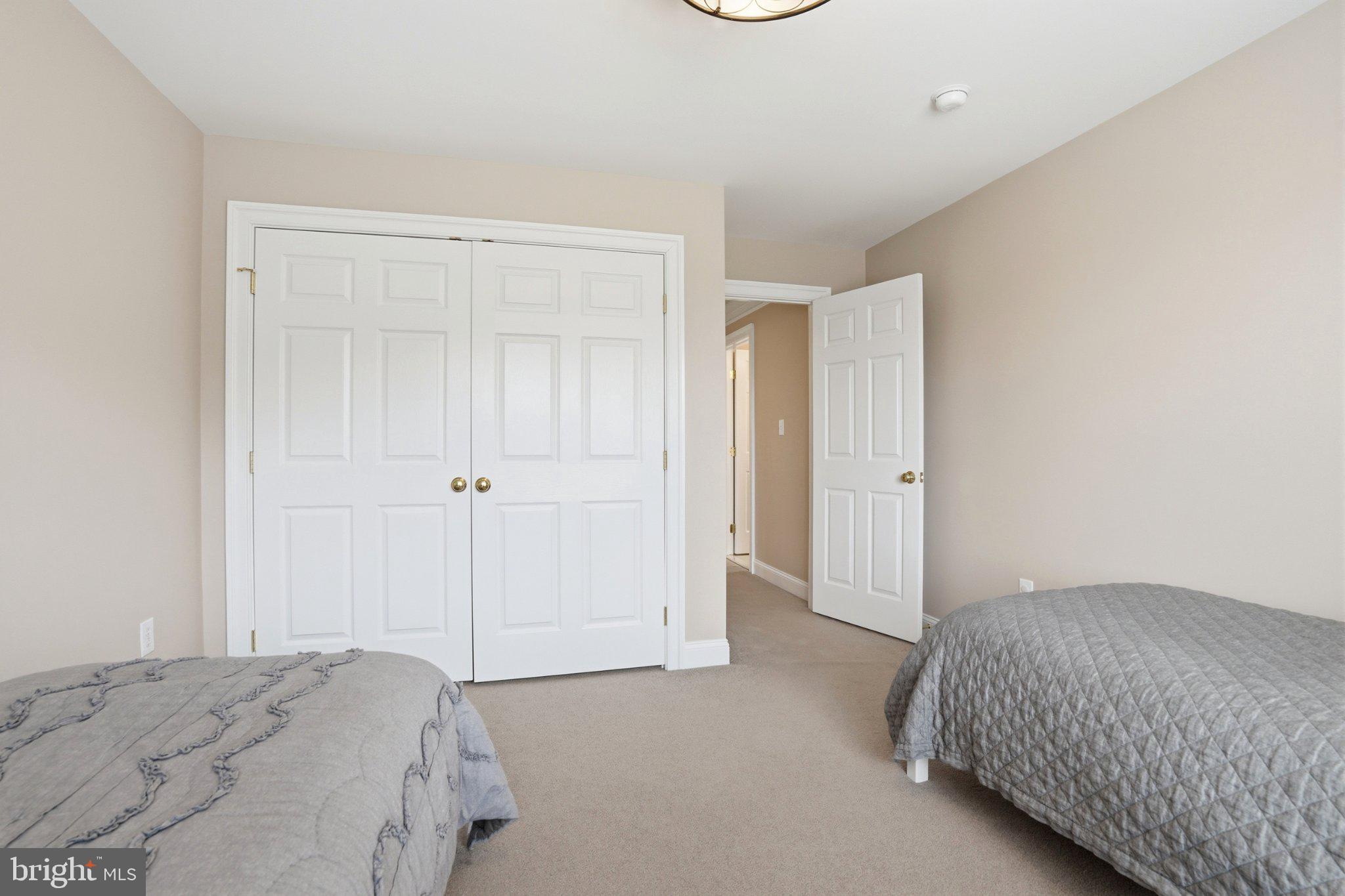 HILLTOWN CHASE - Residential