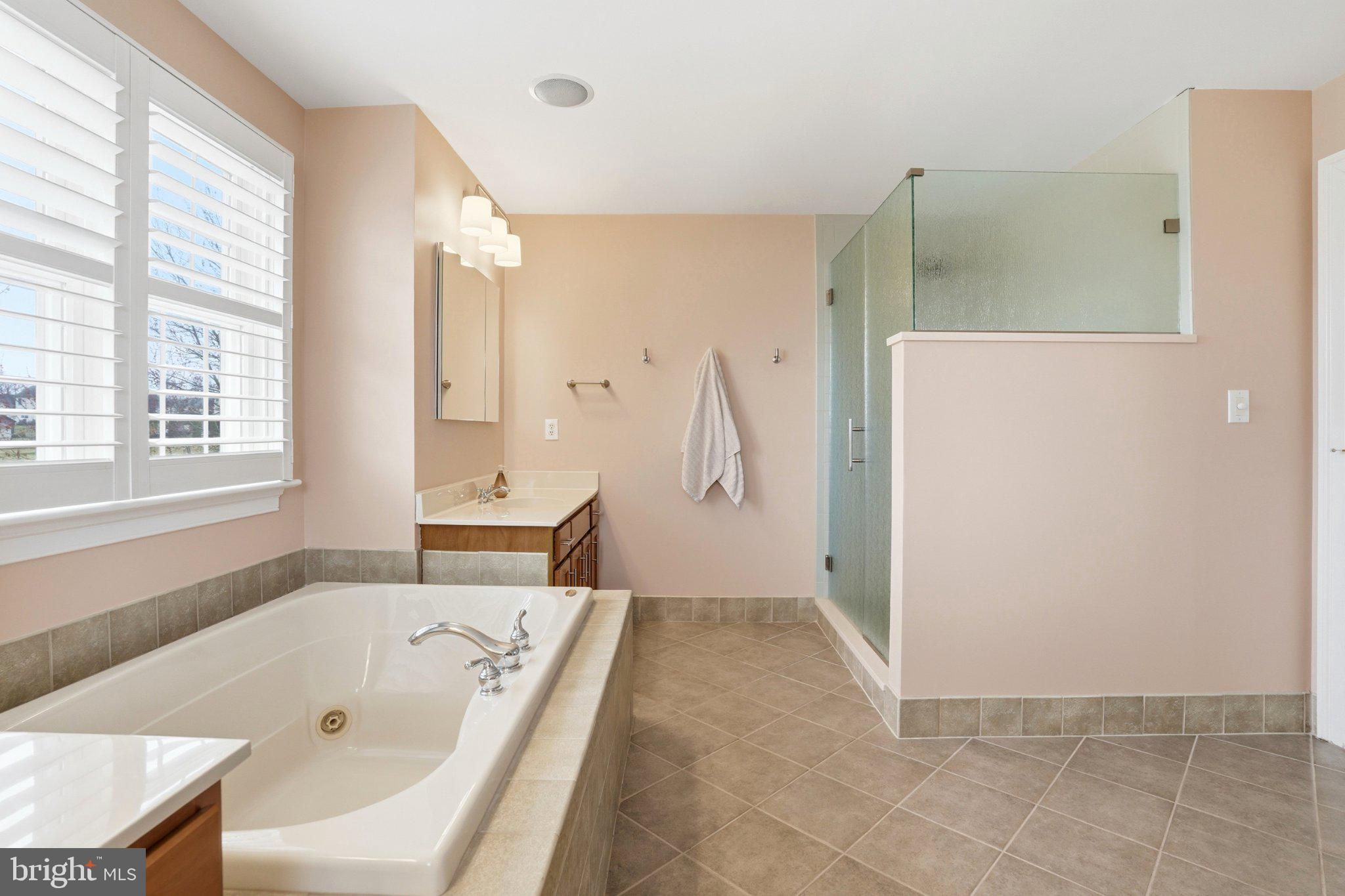 HILLTOWN CHASE - Residential