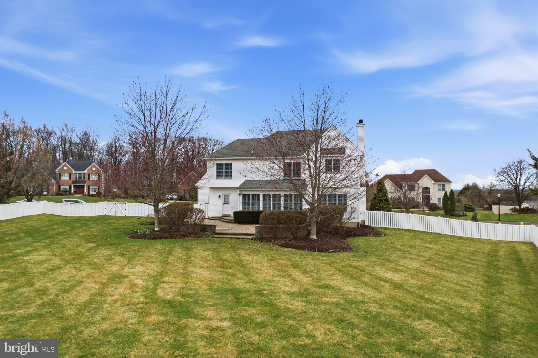 HILLTOWN CHASE - Residential