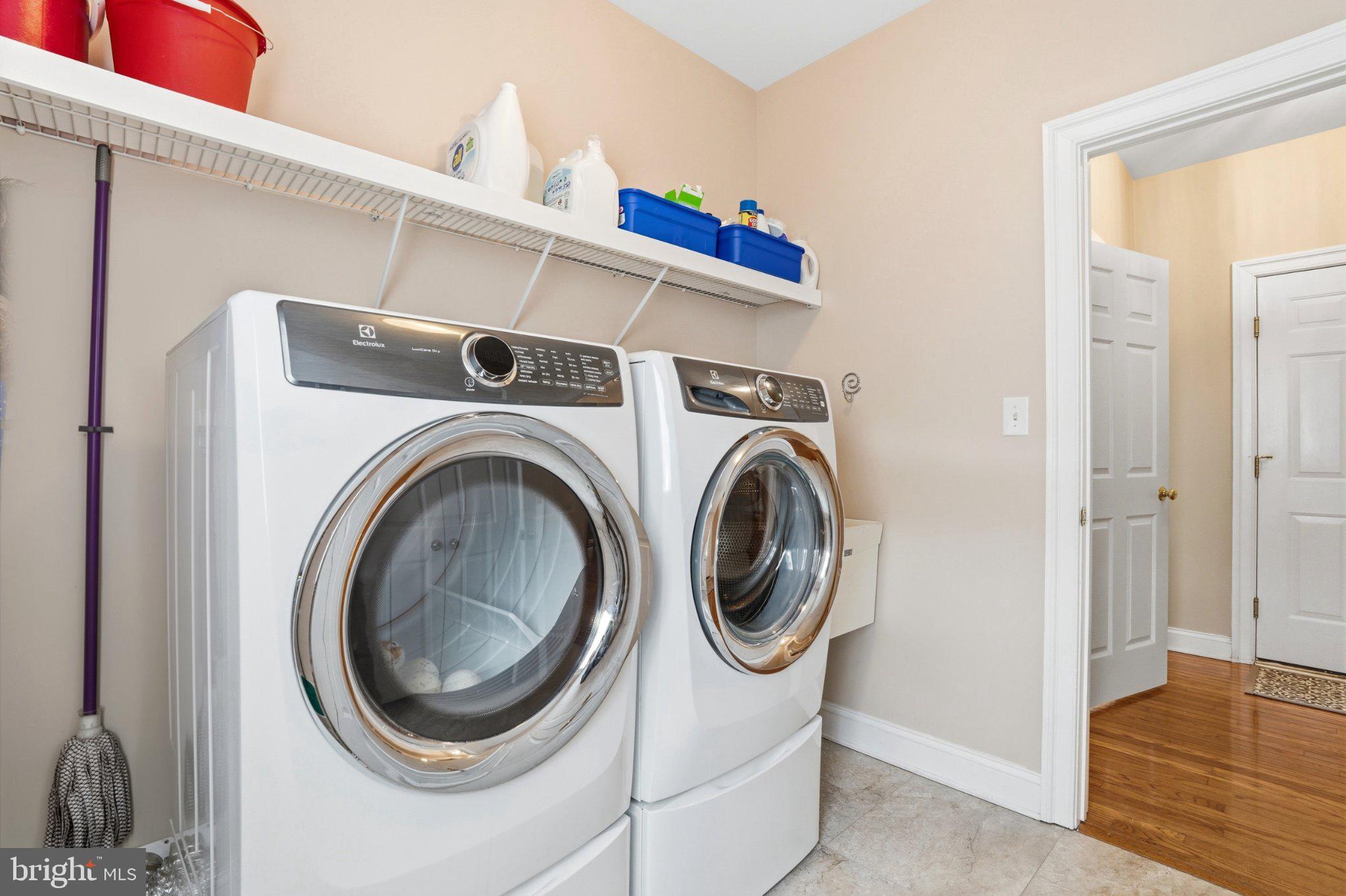 HILLTOWN CHASE - Residential