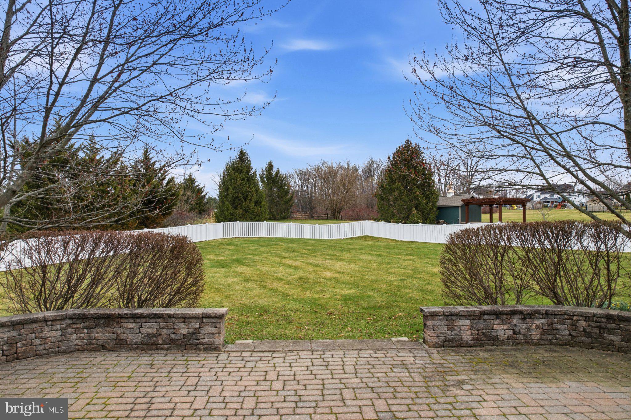 HILLTOWN CHASE - Residential