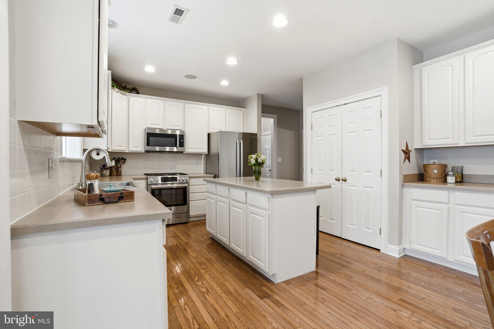 HILLTOWN CHASE - Residential