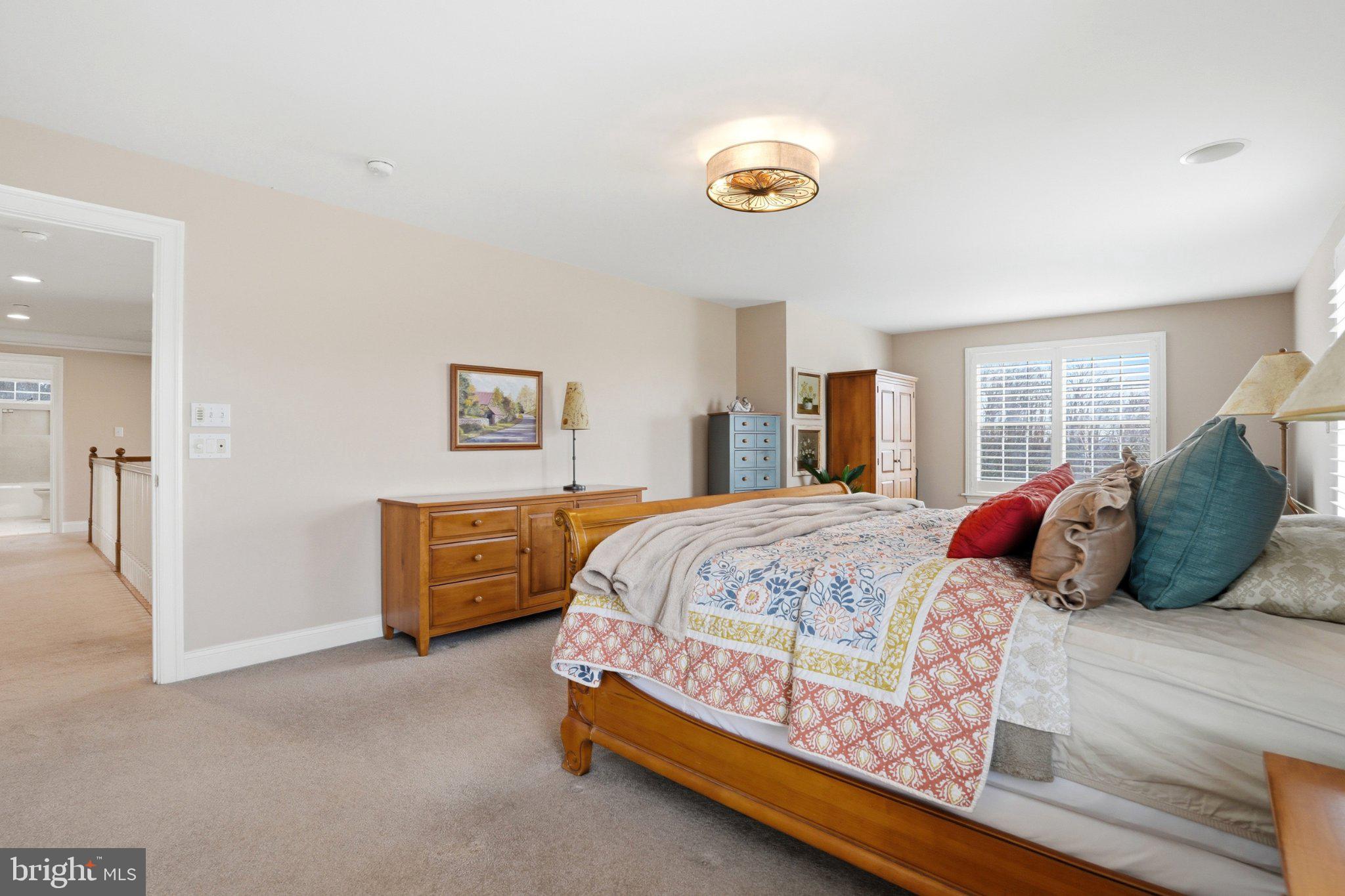 HILLTOWN CHASE - Residential