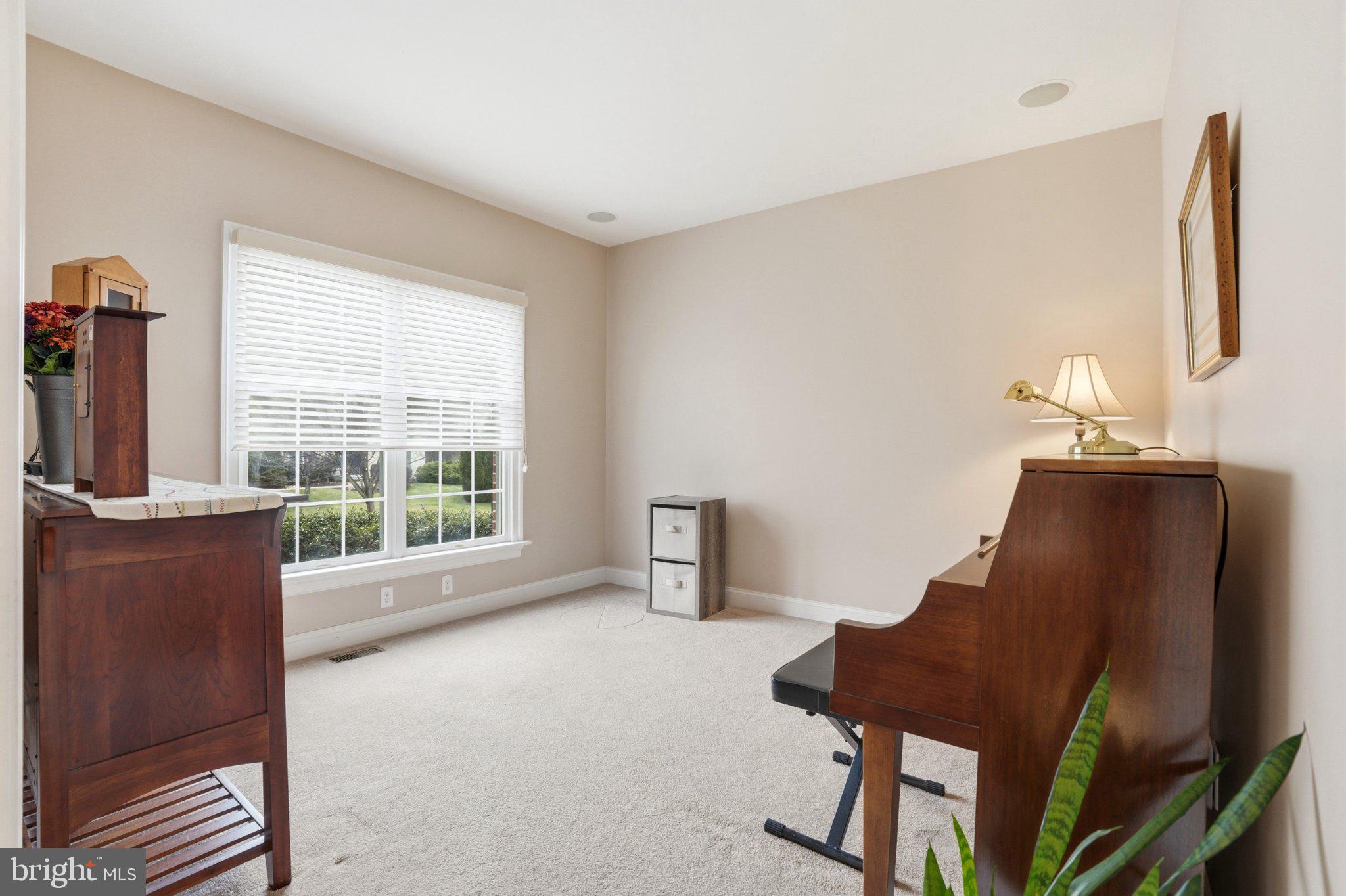 HILLTOWN CHASE - Residential