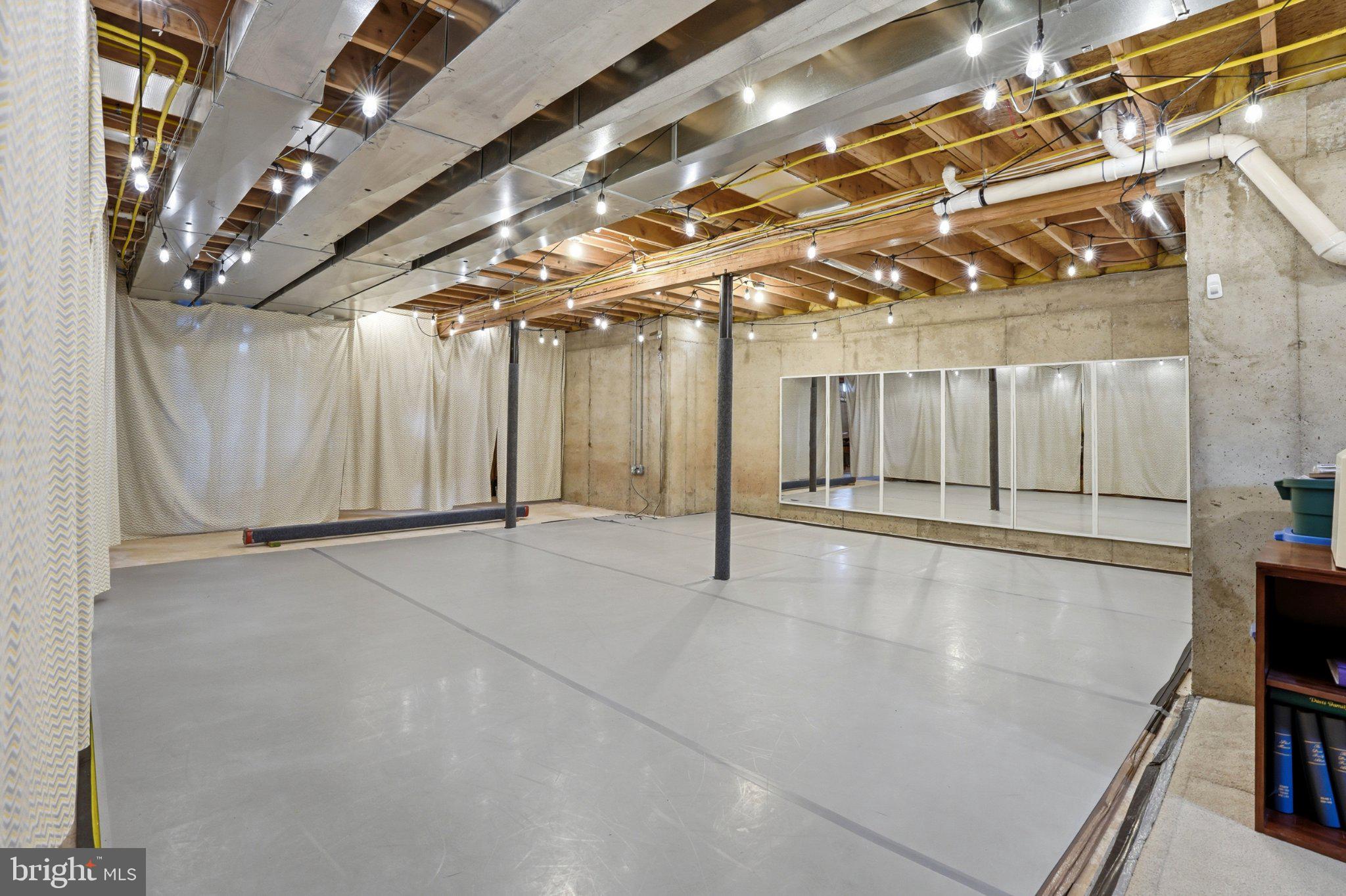 HILLTOWN CHASE - Residential