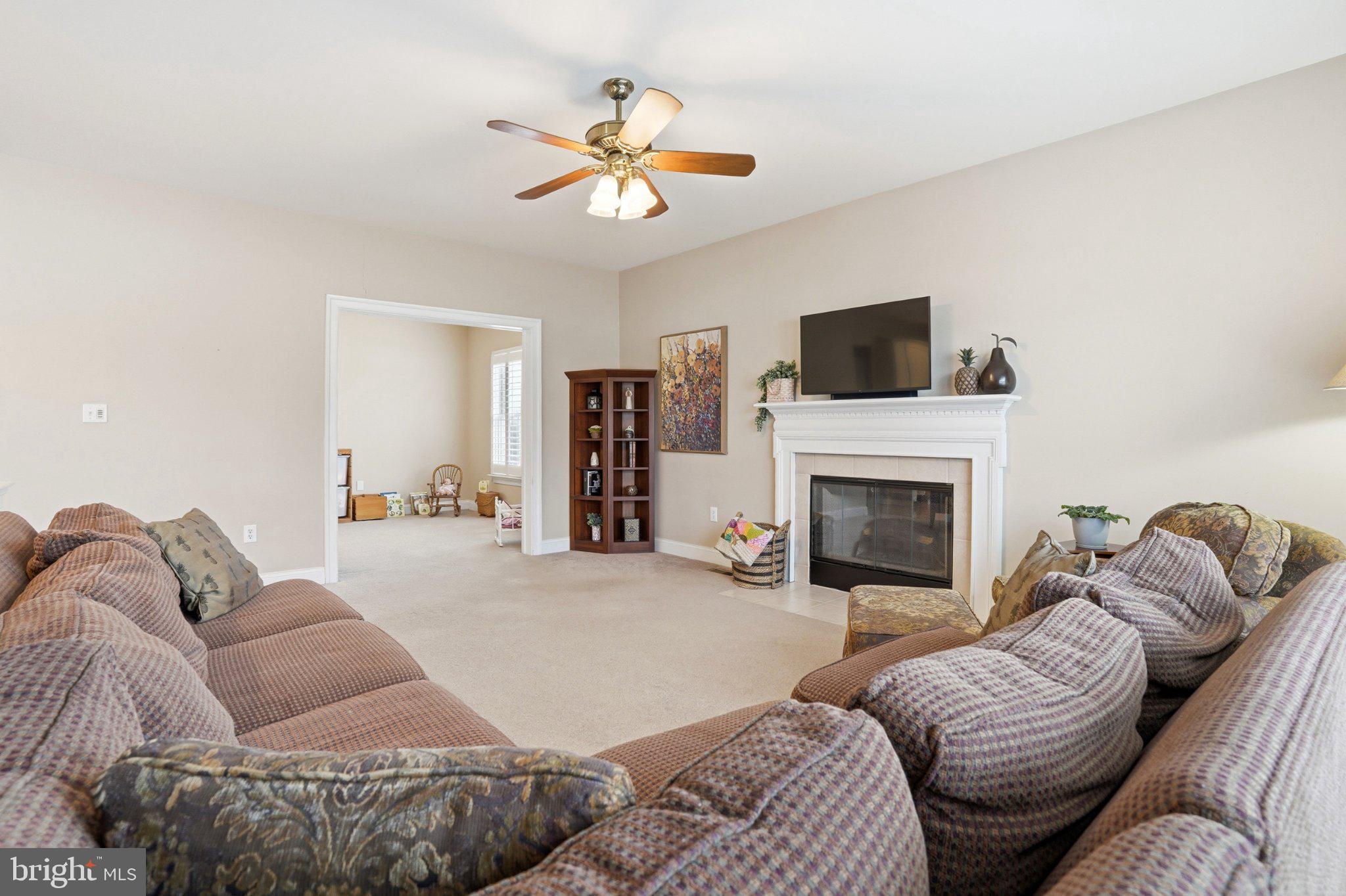 HILLTOWN CHASE - Residential