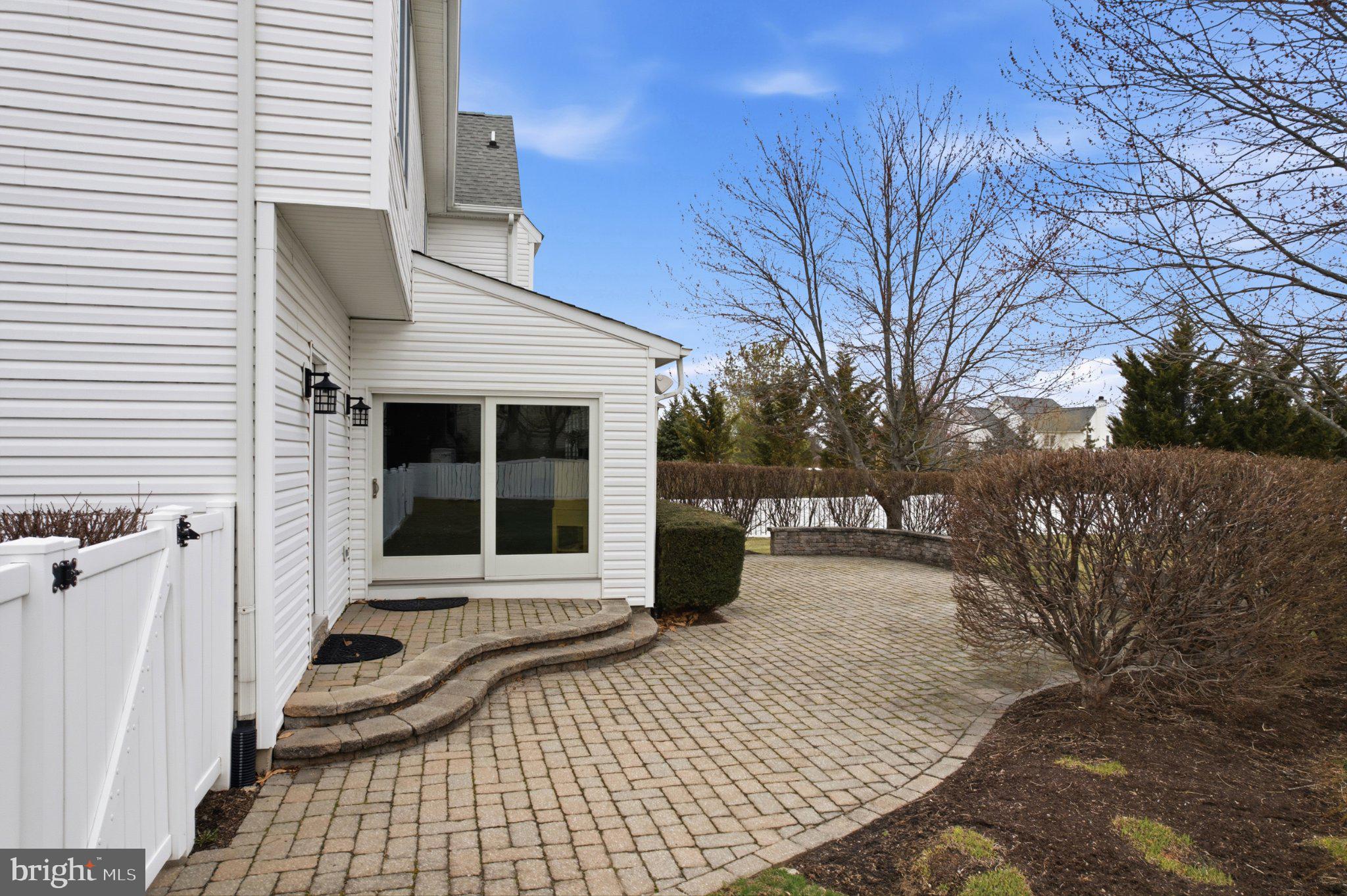 HILLTOWN CHASE - Residential