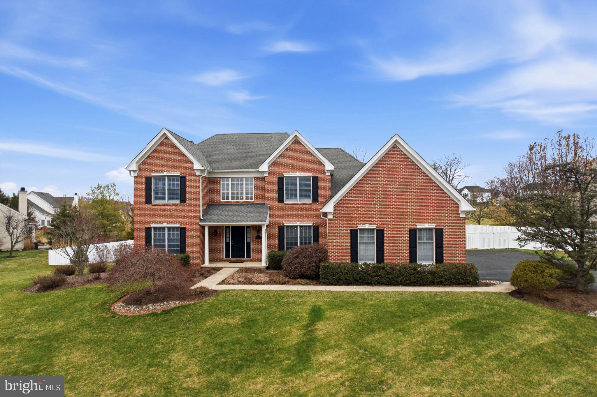 HILLTOWN CHASE - Residential