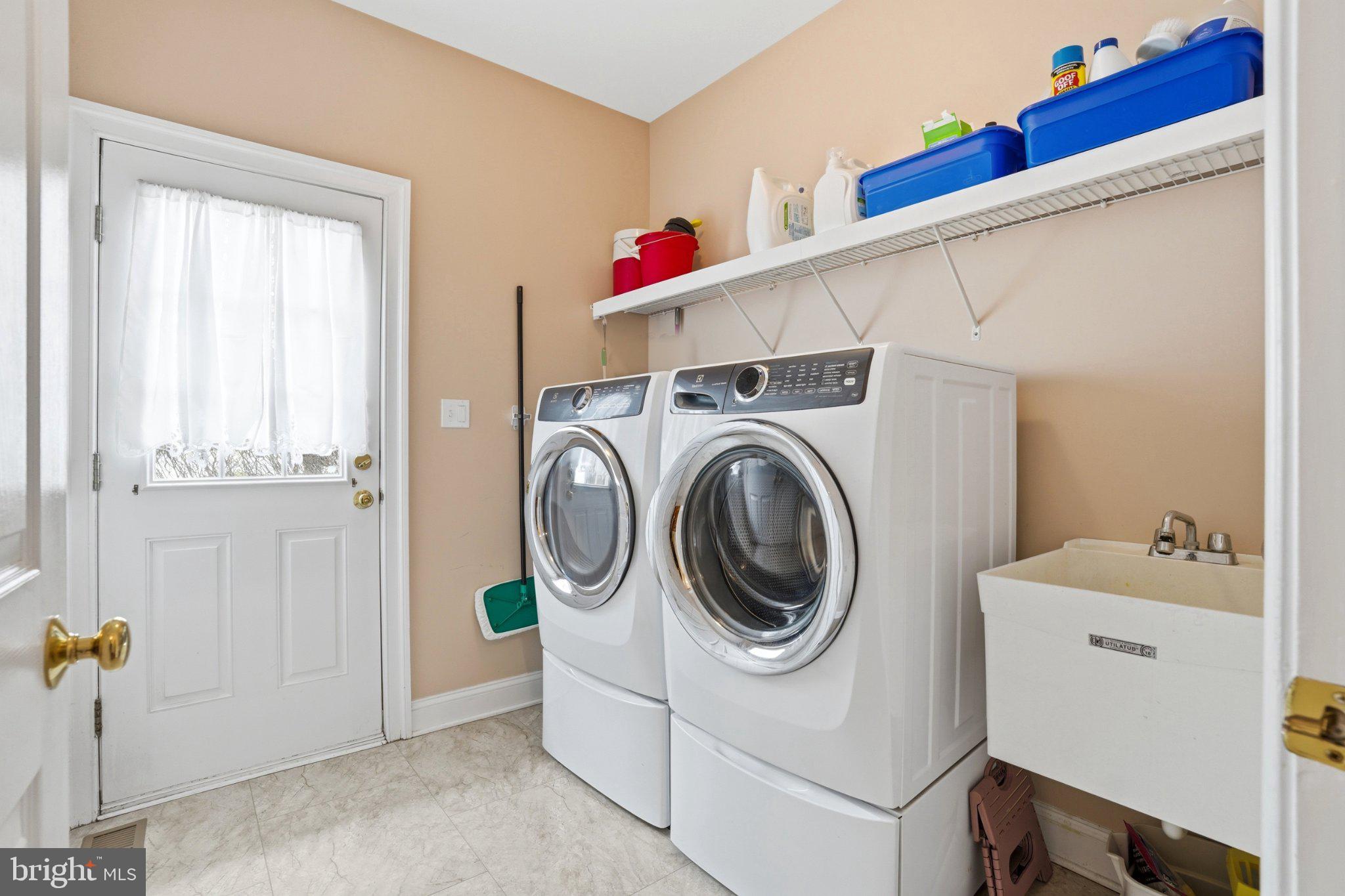 HILLTOWN CHASE - Residential