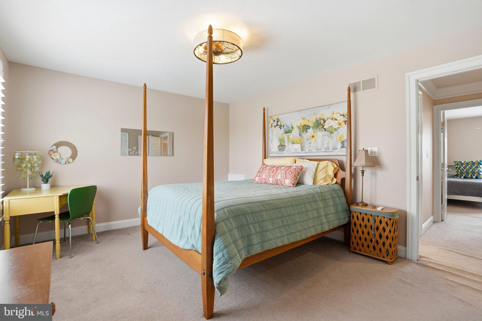 HILLTOWN CHASE - Residential