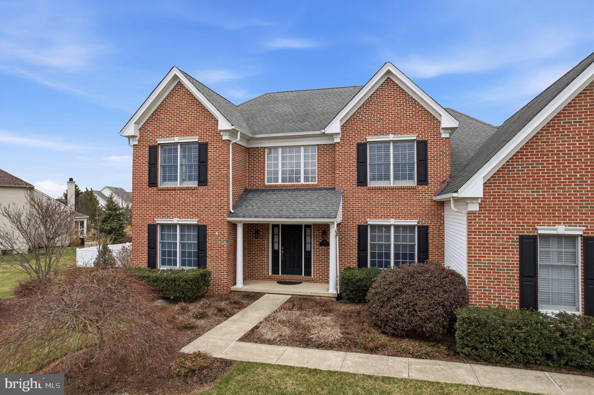 HILLTOWN CHASE - Residential