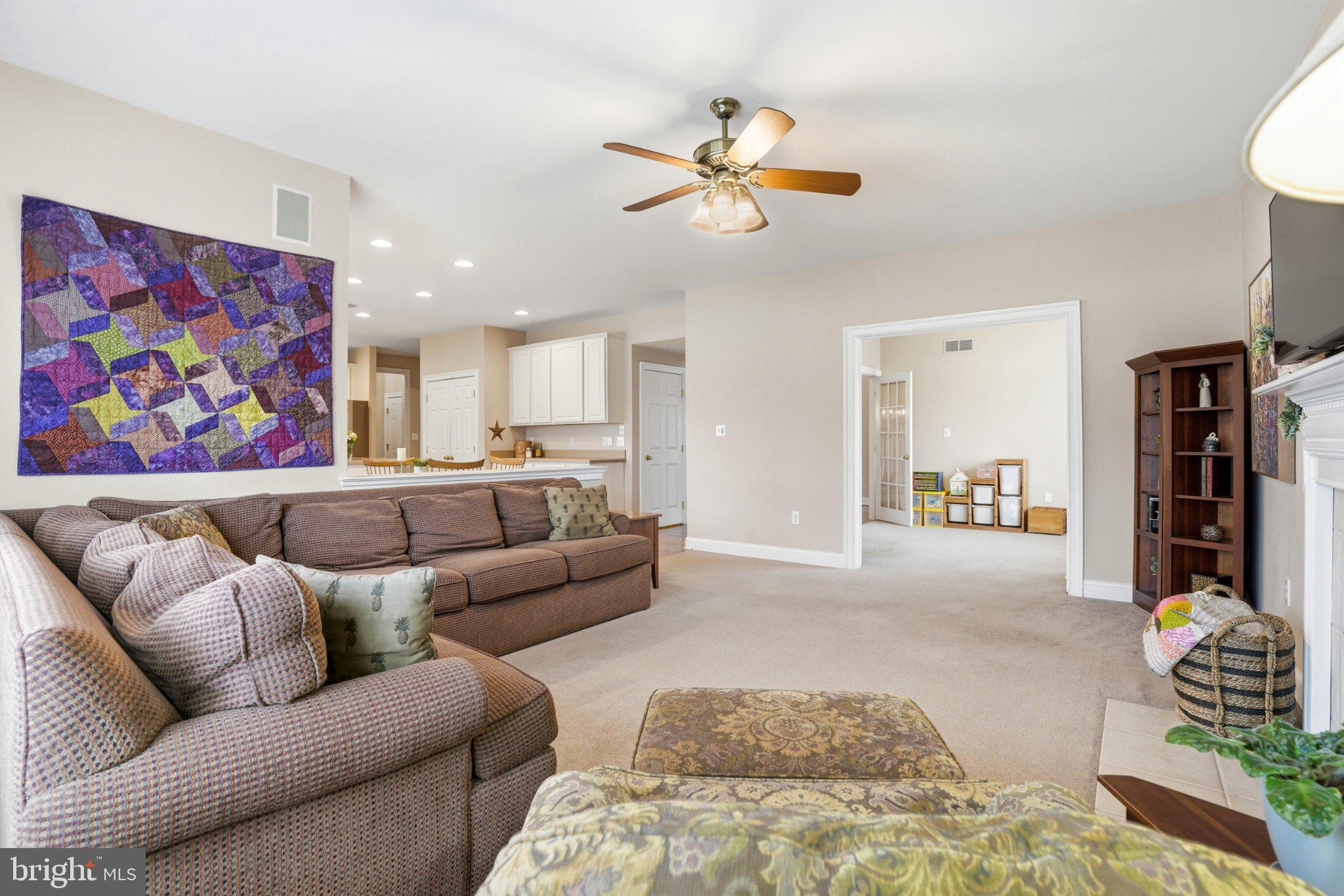 HILLTOWN CHASE - Residential