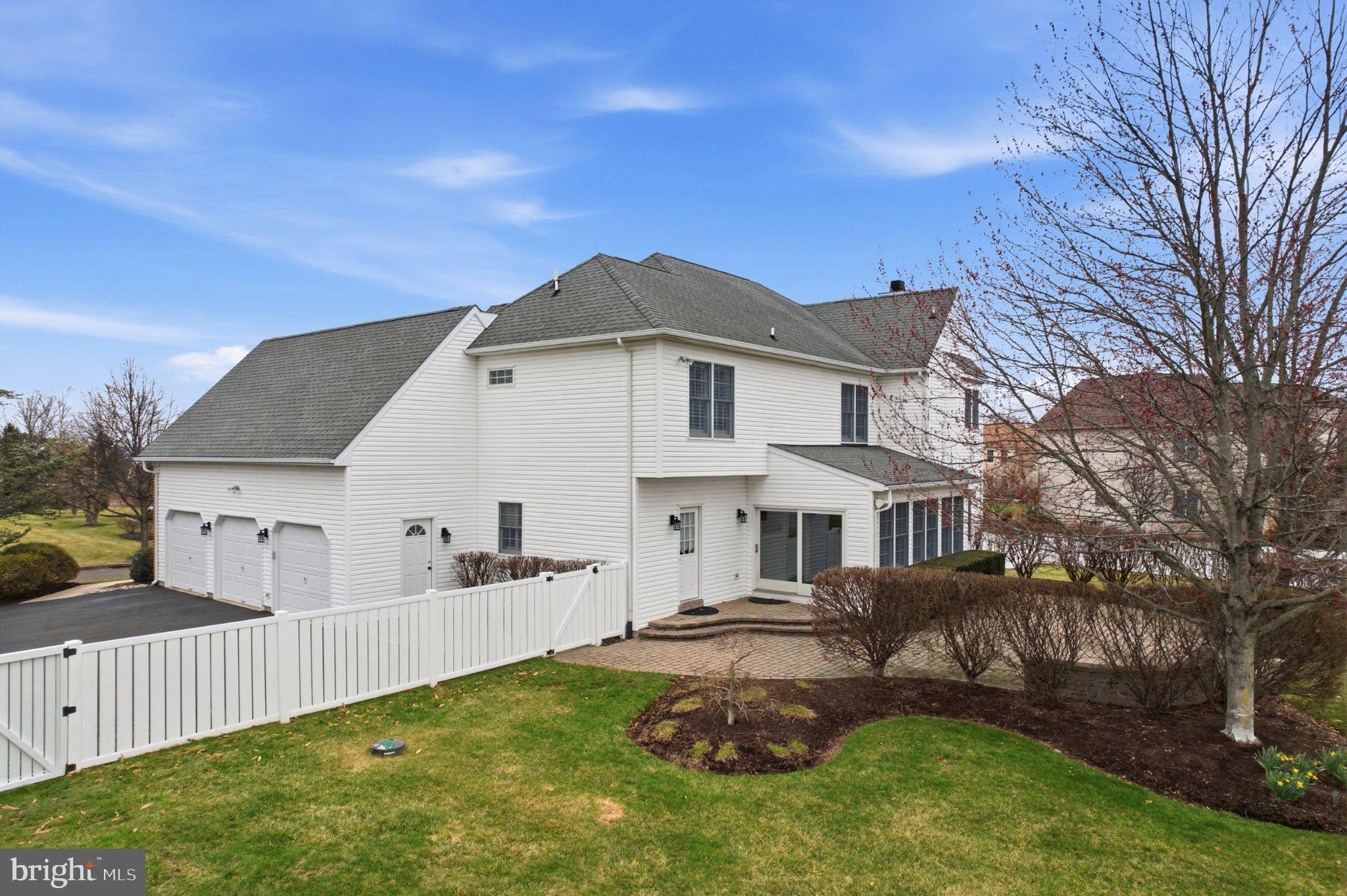 HILLTOWN CHASE - Residential