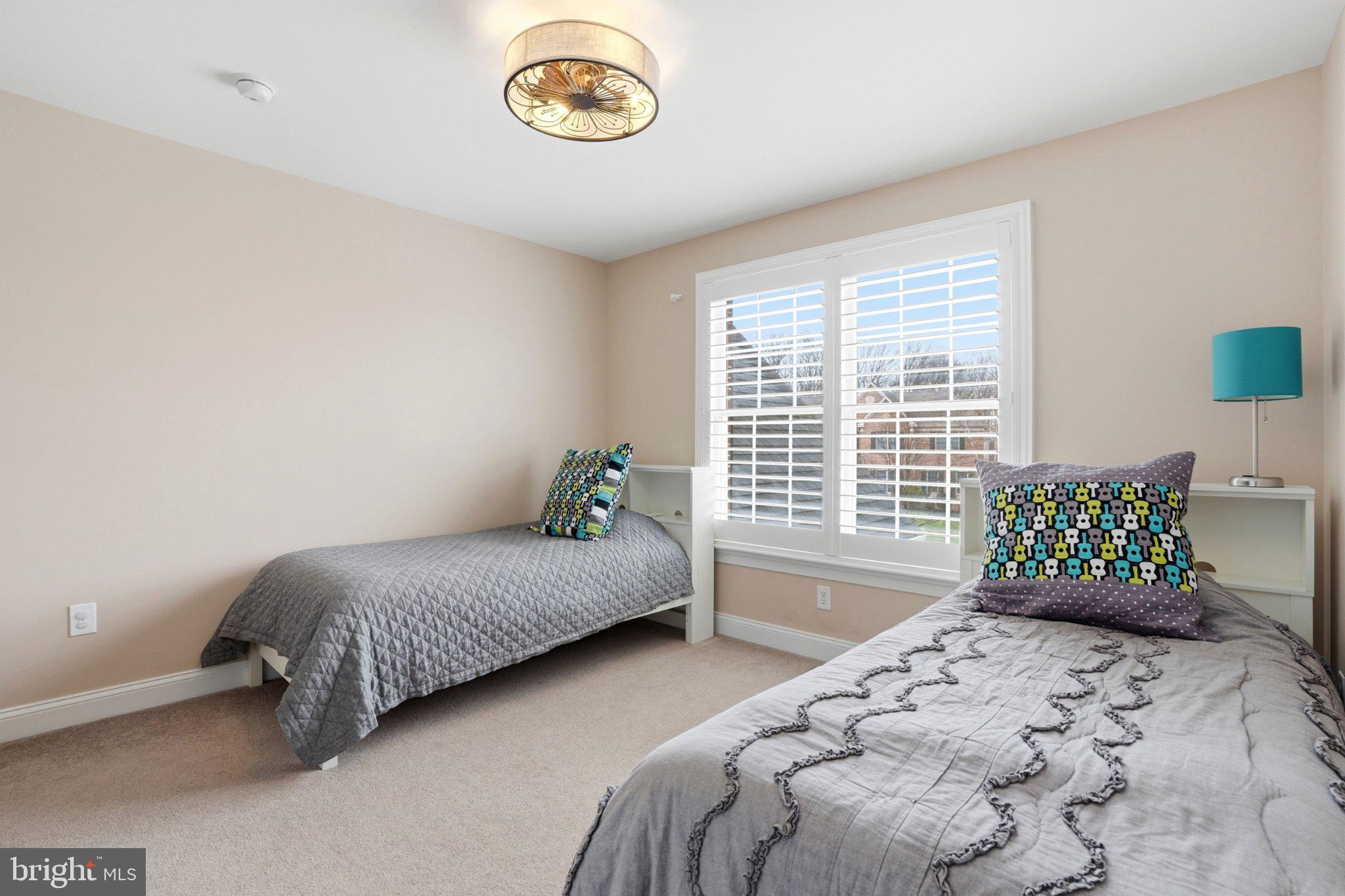 HILLTOWN CHASE - Residential