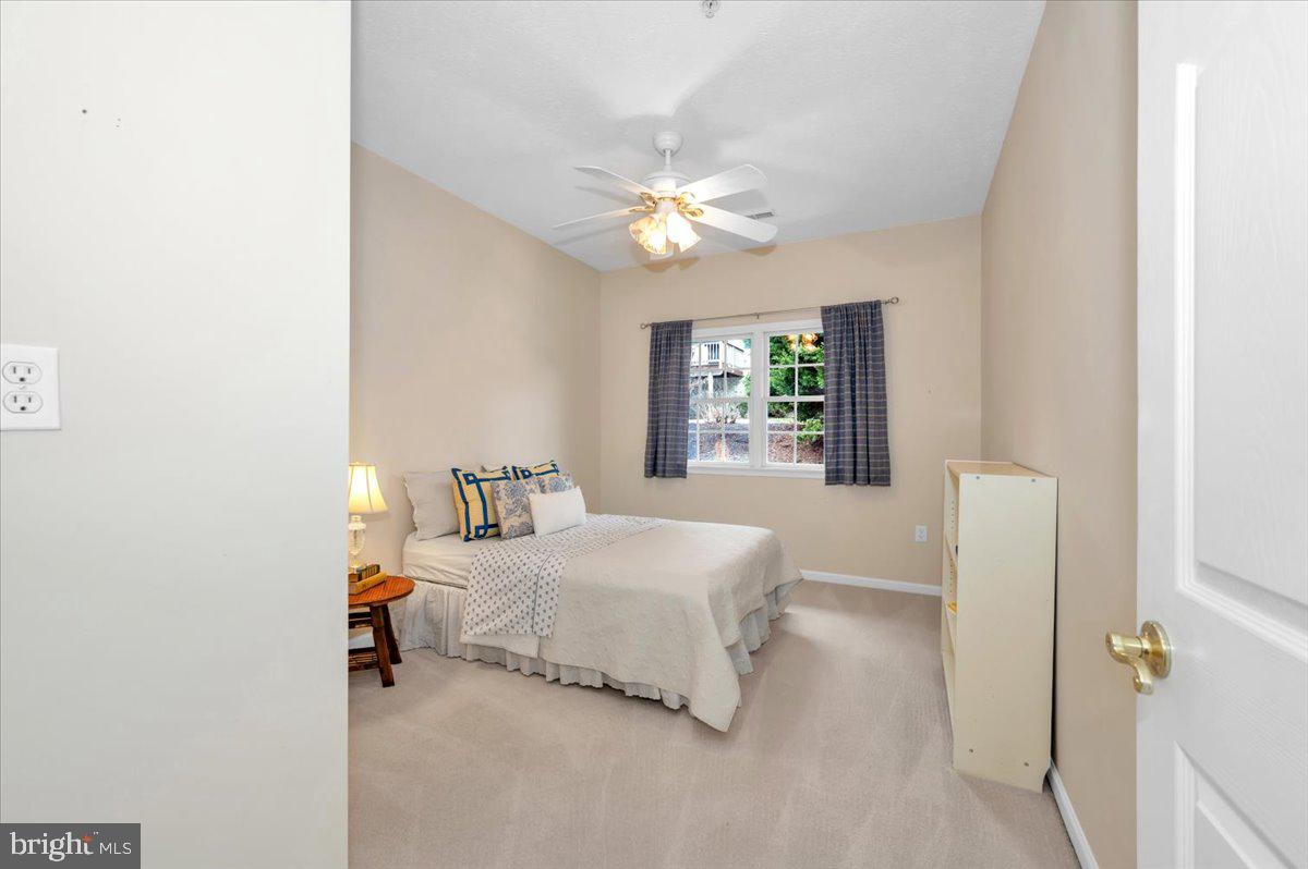 SUMMERLAND MANOR - Residential