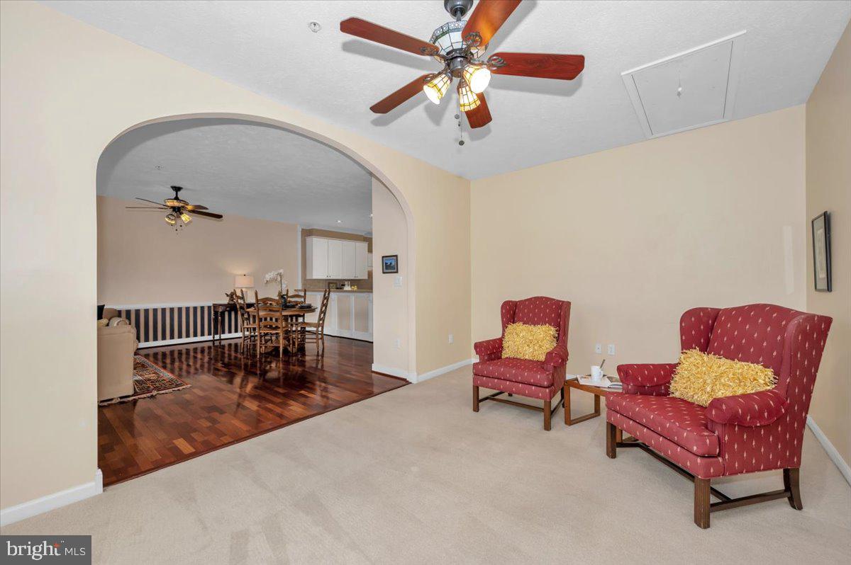 SUMMERLAND MANOR - Residential