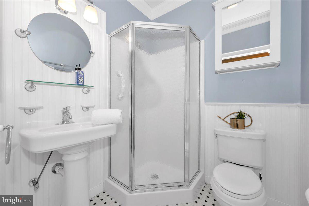 SUMMERLAND MANOR - Residential